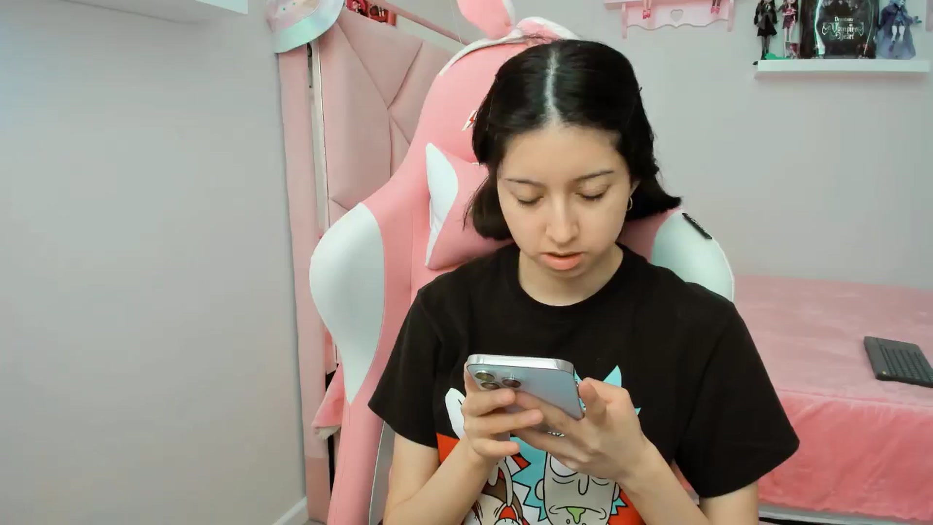 Gallery image thumbnail from Cherrycute666's myfreecams stream on, 11/21/2024, 19:44 image 5 of 20