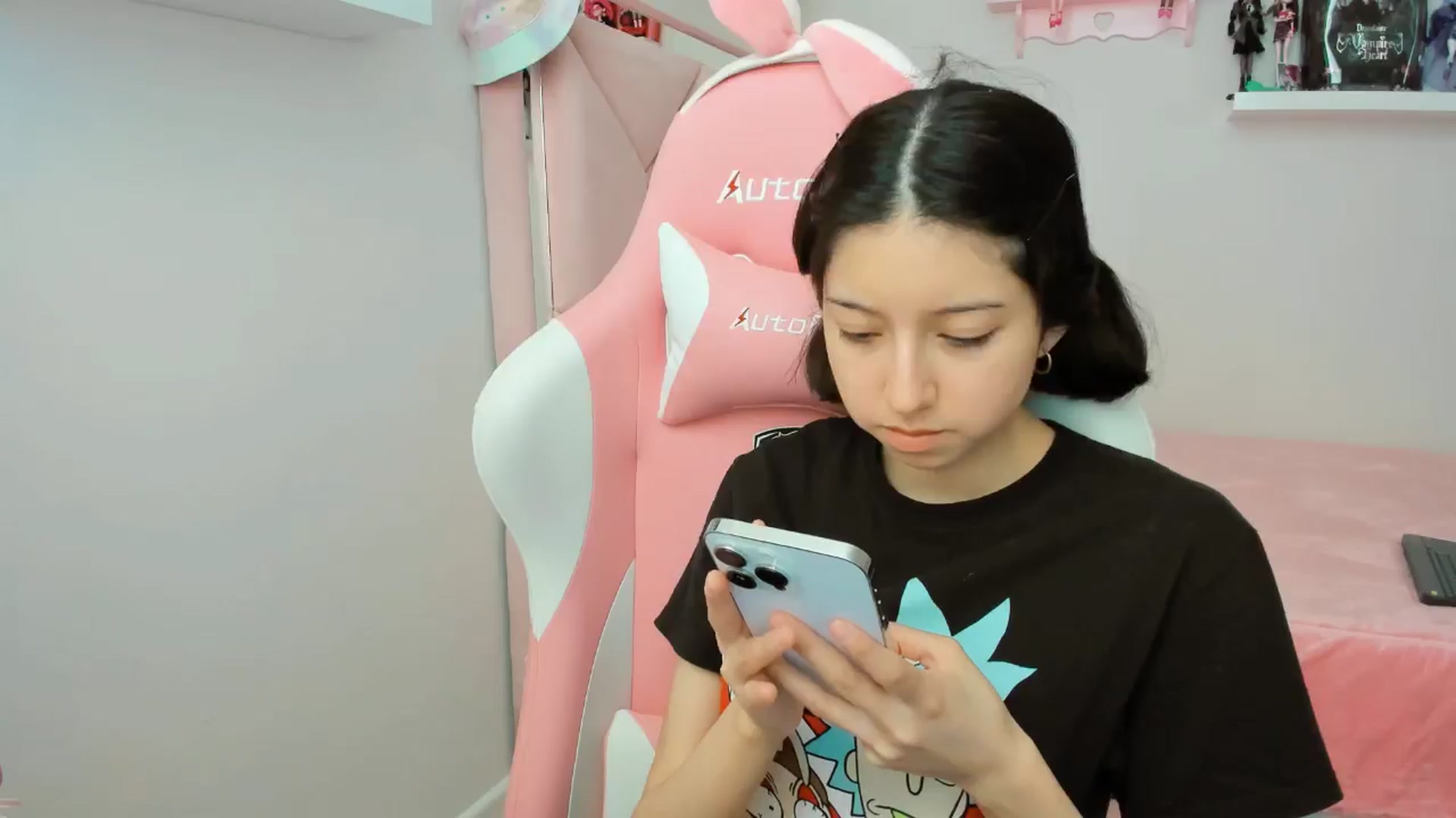 Gallery image thumbnail from Cherrycute666's myfreecams stream on, 11/21/2024, 19:44 image 20 of 20