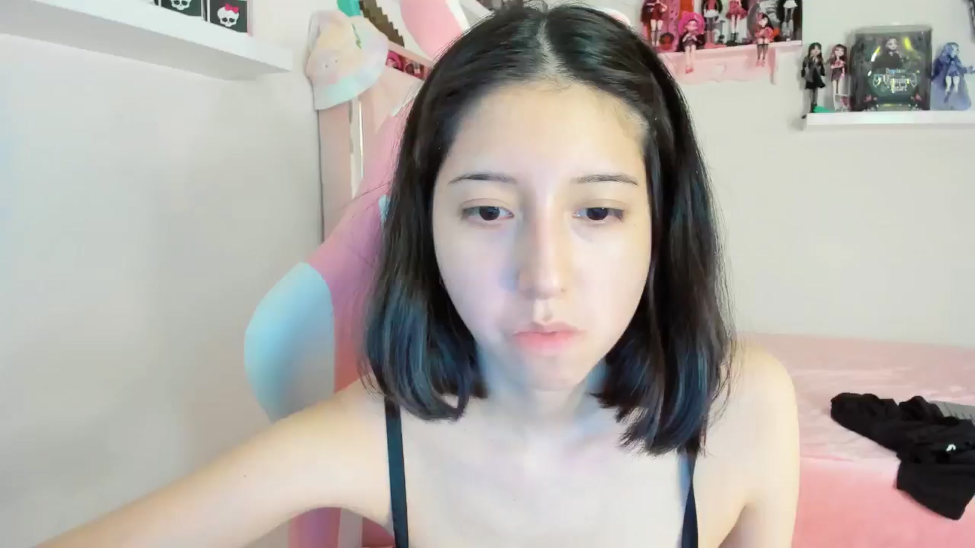 Gallery image thumbnail from Cherrycute666's myfreecams stream on, 11/22/2024, 08:51 image 15 of 20
