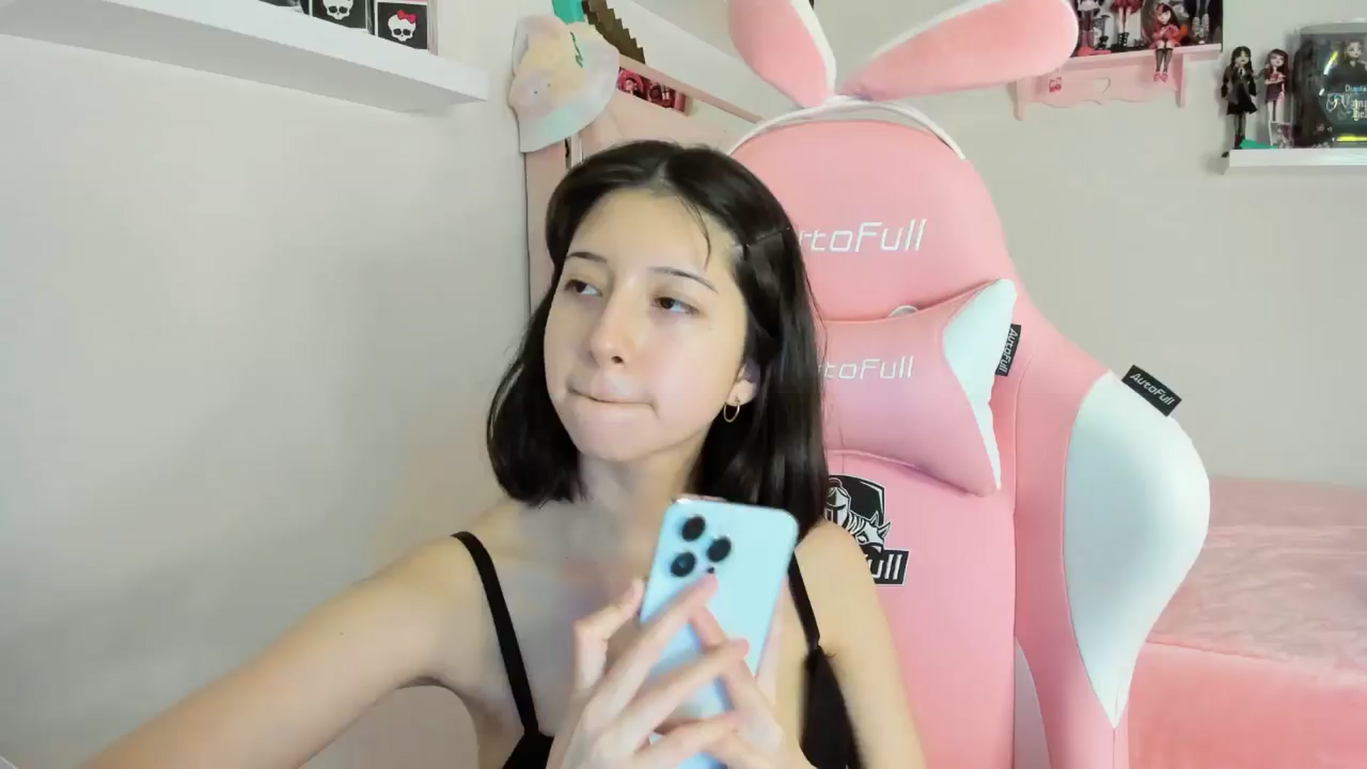 Gallery image thumbnail from Cherrycute666's myfreecams stream on, 11/22/2024, 08:51 image 20 of 20