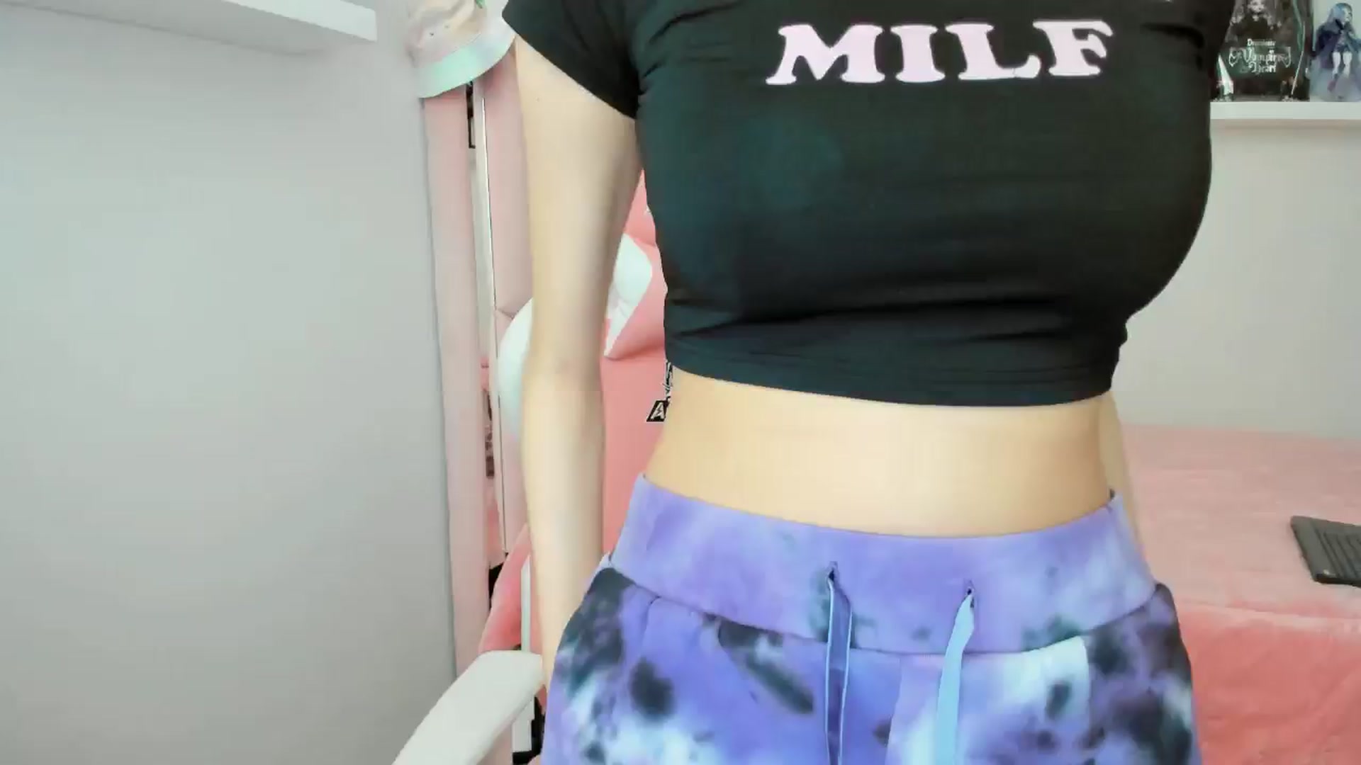Gallery image thumbnail from Cherrycute666's myfreecams stream on, 11/23/2024, 24:01 image 12 of 20