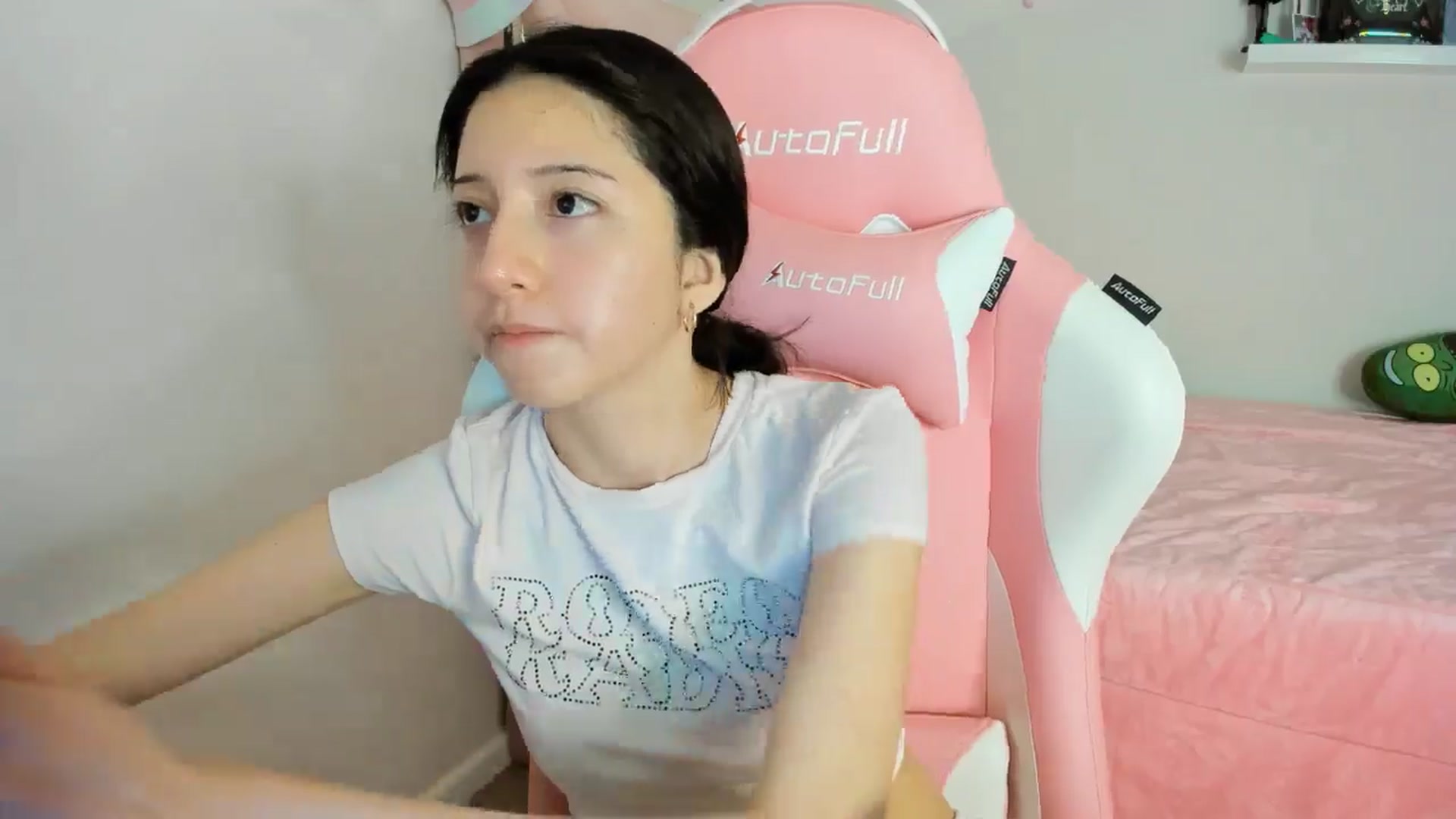 Gallery image thumbnail from Cherrycute666's myfreecams stream on, 11/24/2024, 10:57 image 15 of 20