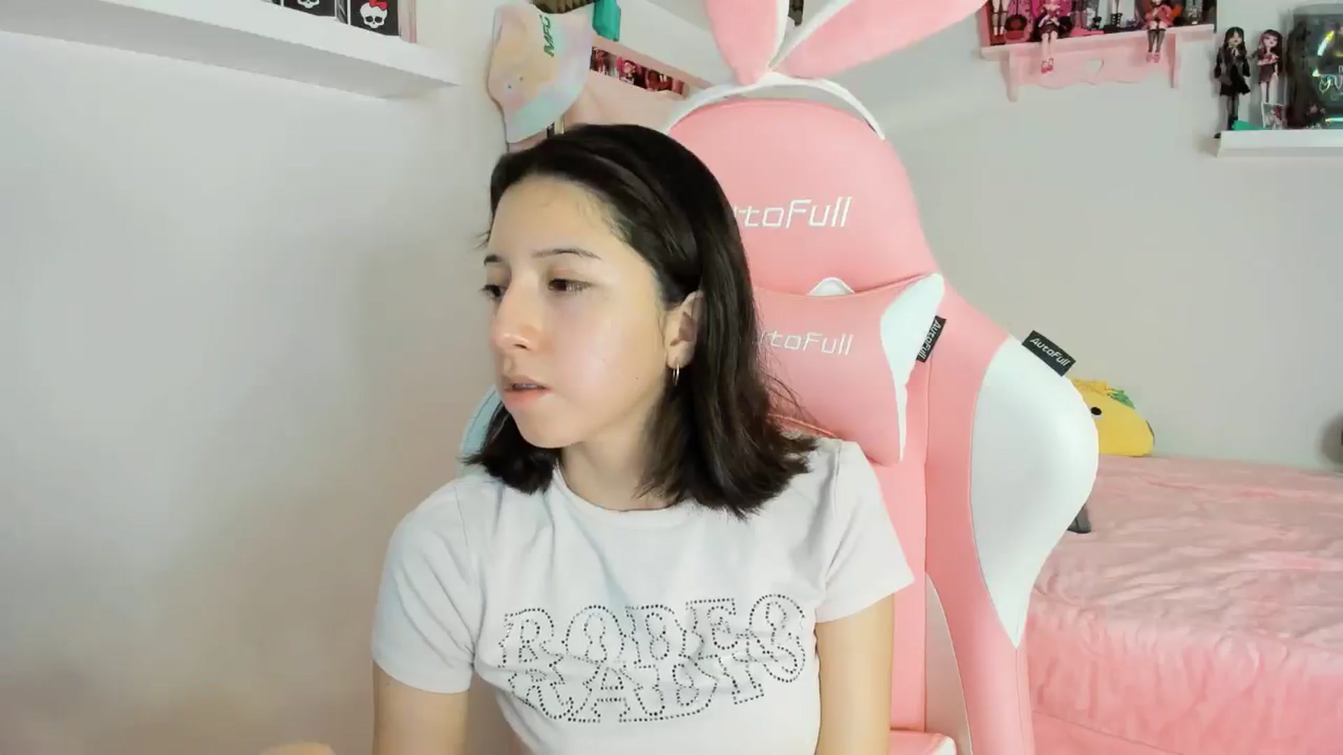 Gallery image thumbnail from Cherrycute666's myfreecams stream on, 11/24/2024, 10:57 image 13 of 20