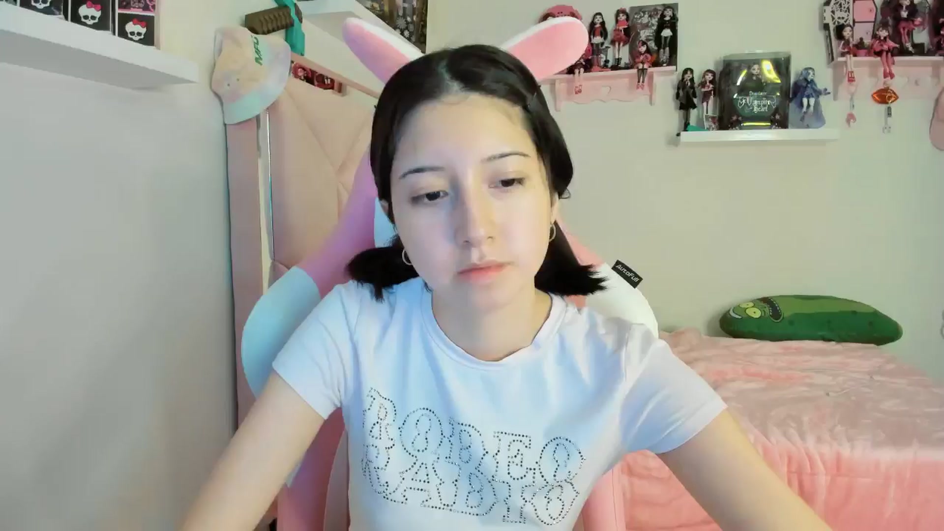 Gallery image thumbnail from Cherrycute666's myfreecams stream on, 11/25/2024, 01:22 image 9 of 20