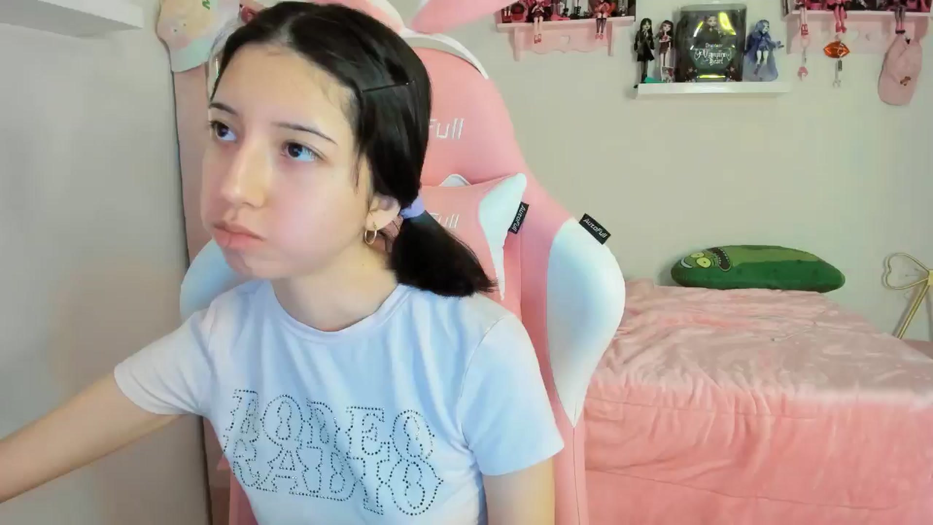 Gallery image thumbnail from Cherrycute666's myfreecams stream on, 11/25/2024, 01:22 image 8 of 20