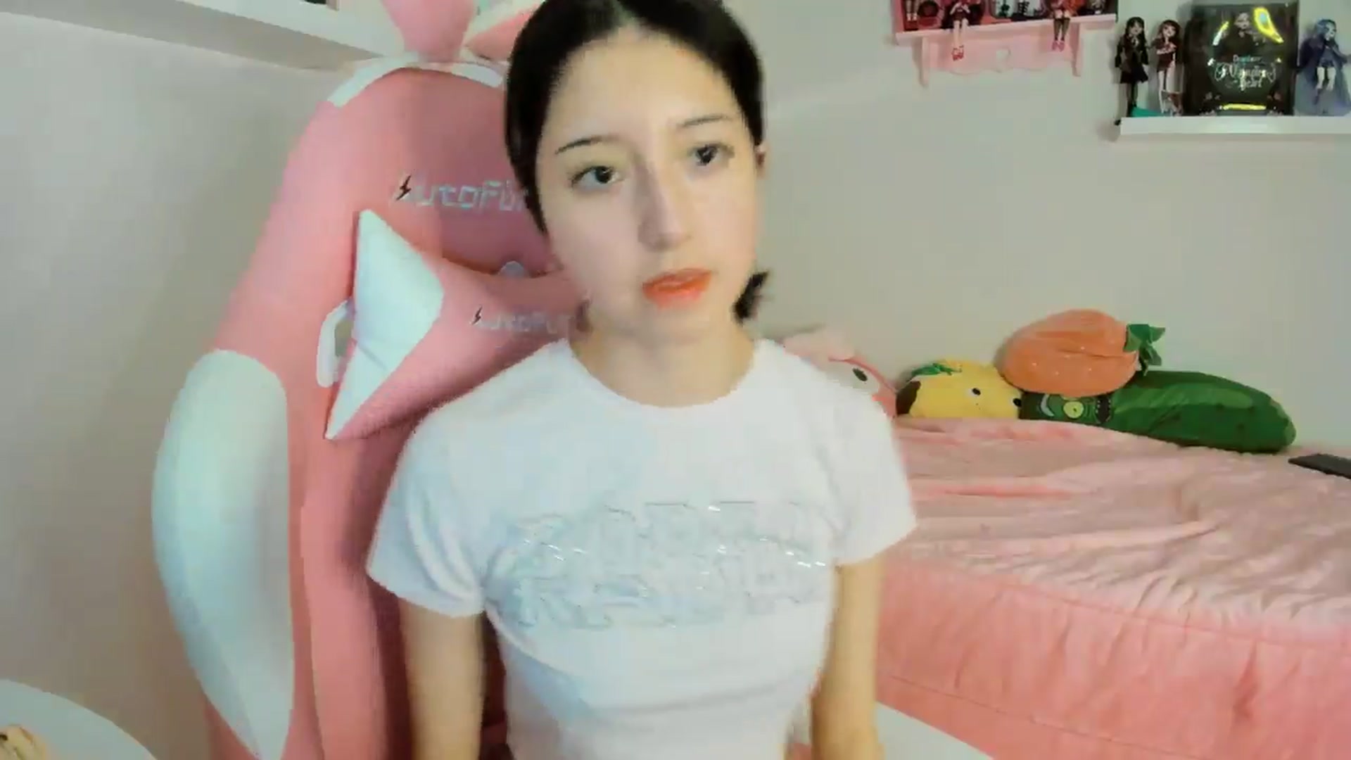 Gallery image thumbnail from Cherrycute666's myfreecams stream on, 11/25/2024, 06:28 image 5 of 20