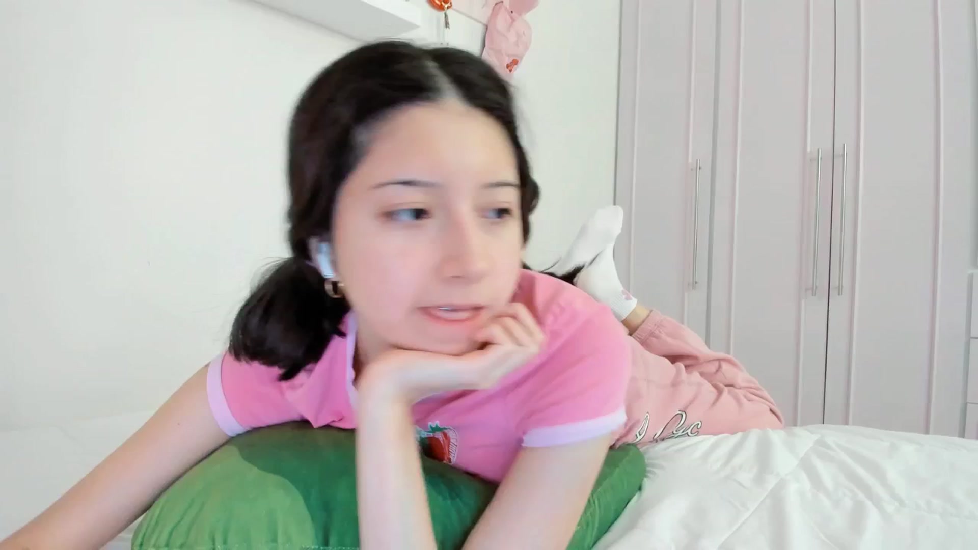 Gallery image thumbnail from Cherrycute666's myfreecams stream on, 11/26/2024, 23:52 image 15 of 20
