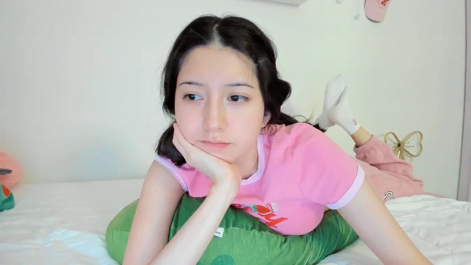Gallery image thumbnail from Cherrycute666's myfreecams stream on, 11/26/2024, 23:52 image 18 of 20