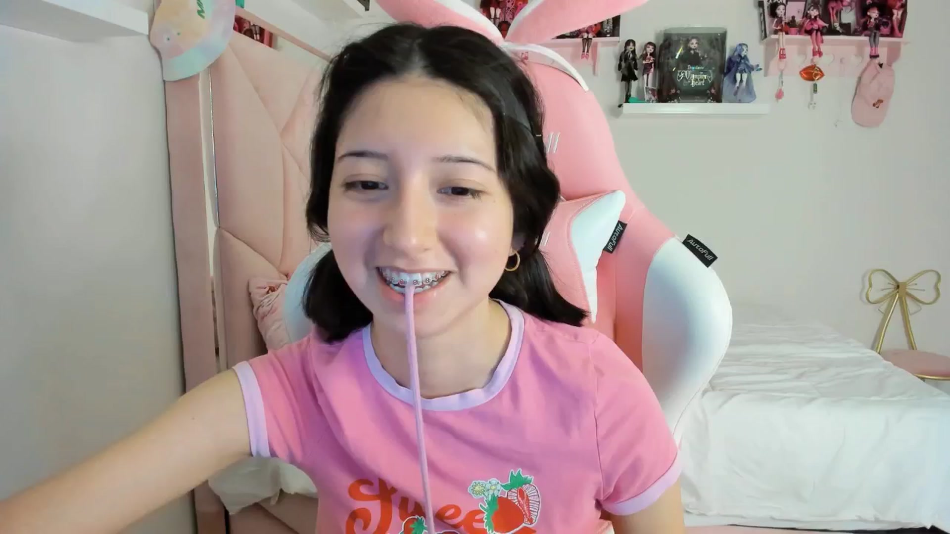 Gallery image thumbnail from Cherrycute666's myfreecams stream on, 11/27/2024, 05:12 image 19 of 20