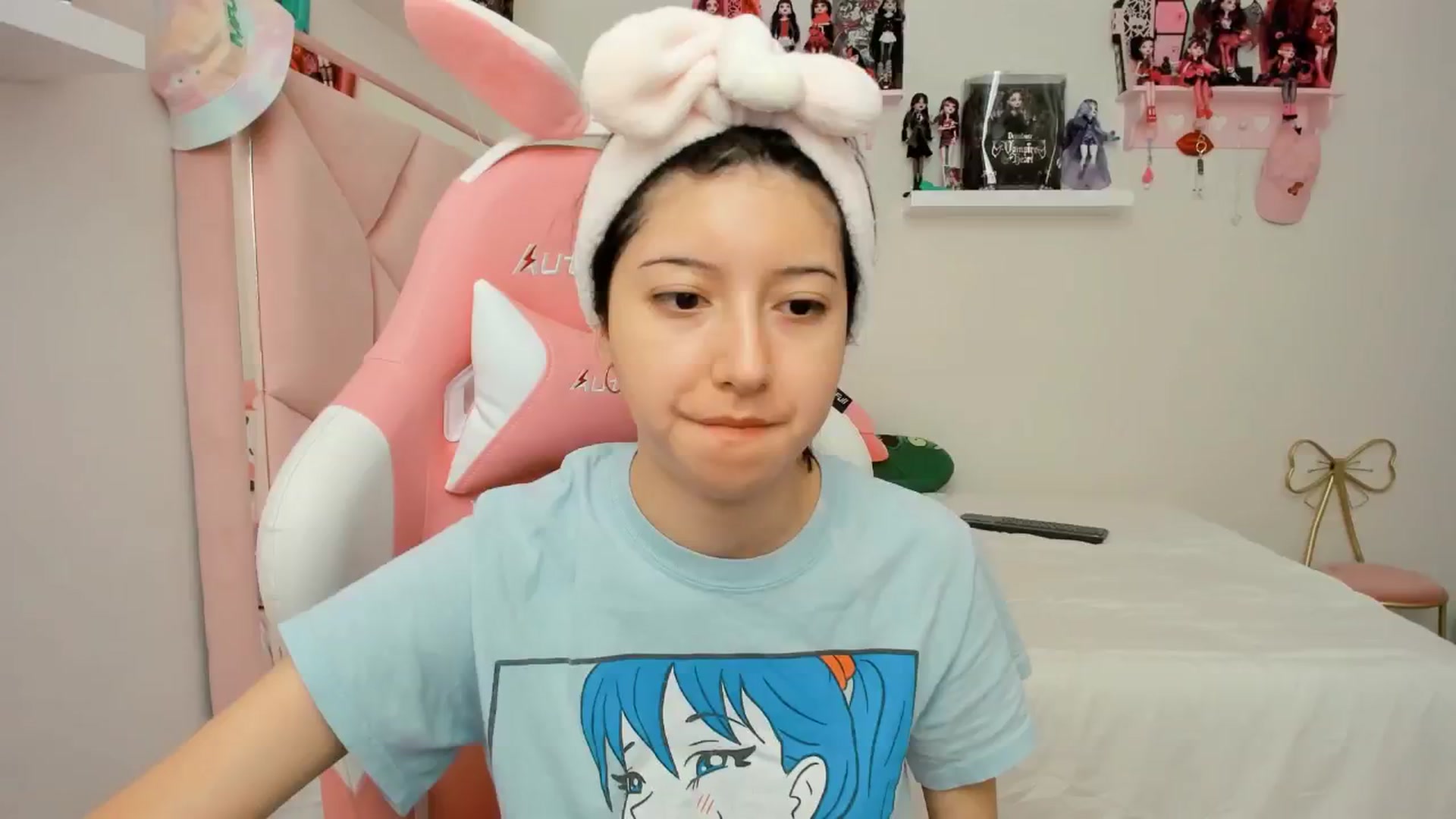 Gallery image thumbnail from Cherrycute666's myfreecams stream on, 11/27/2024, 23:08 image 4 of 20