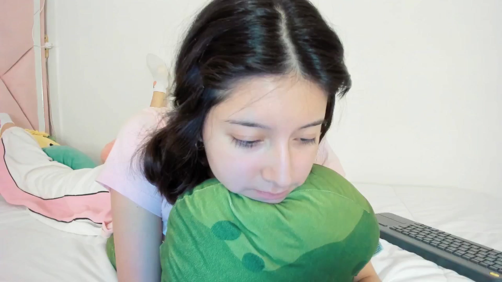 Gallery image thumbnail from Cherrycute666's myfreecams stream on, 11/29/2024, 05:12 image 17 of 20