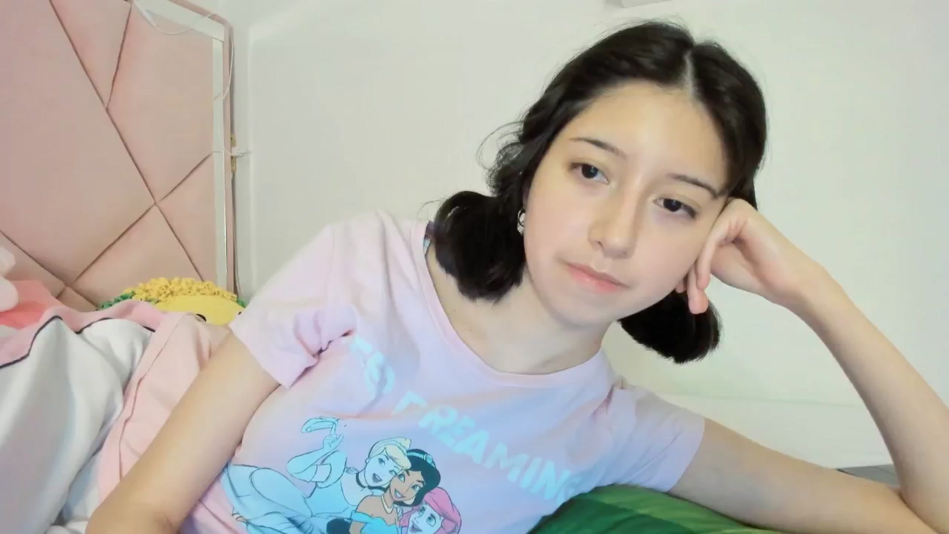 Gallery image thumbnail from Cherrycute666's myfreecams stream on, 11/29/2024, 05:12 image 3 of 20