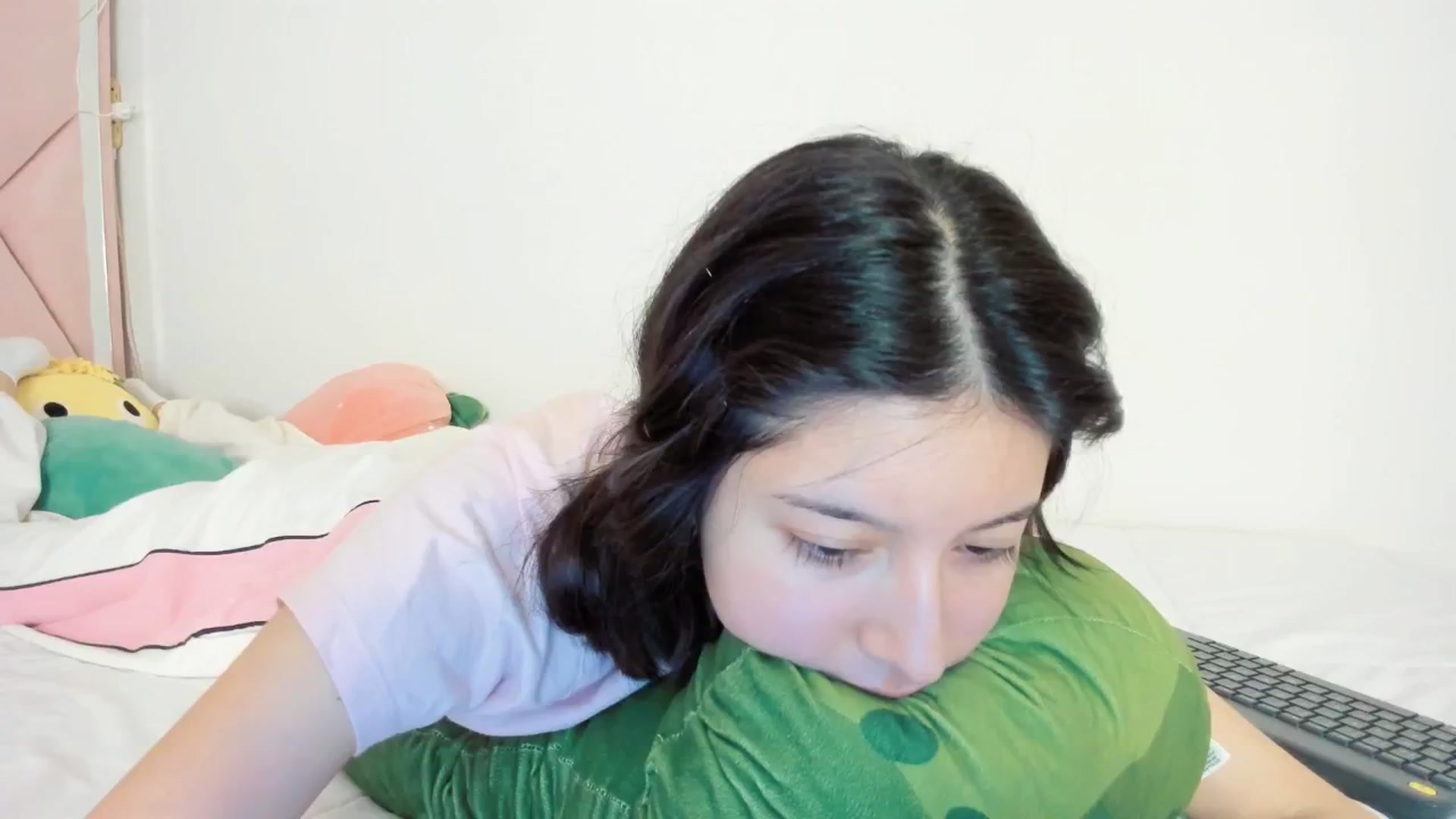 Gallery image thumbnail from Cherrycute666's myfreecams stream on, 11/29/2024, 05:12 image 16 of 20