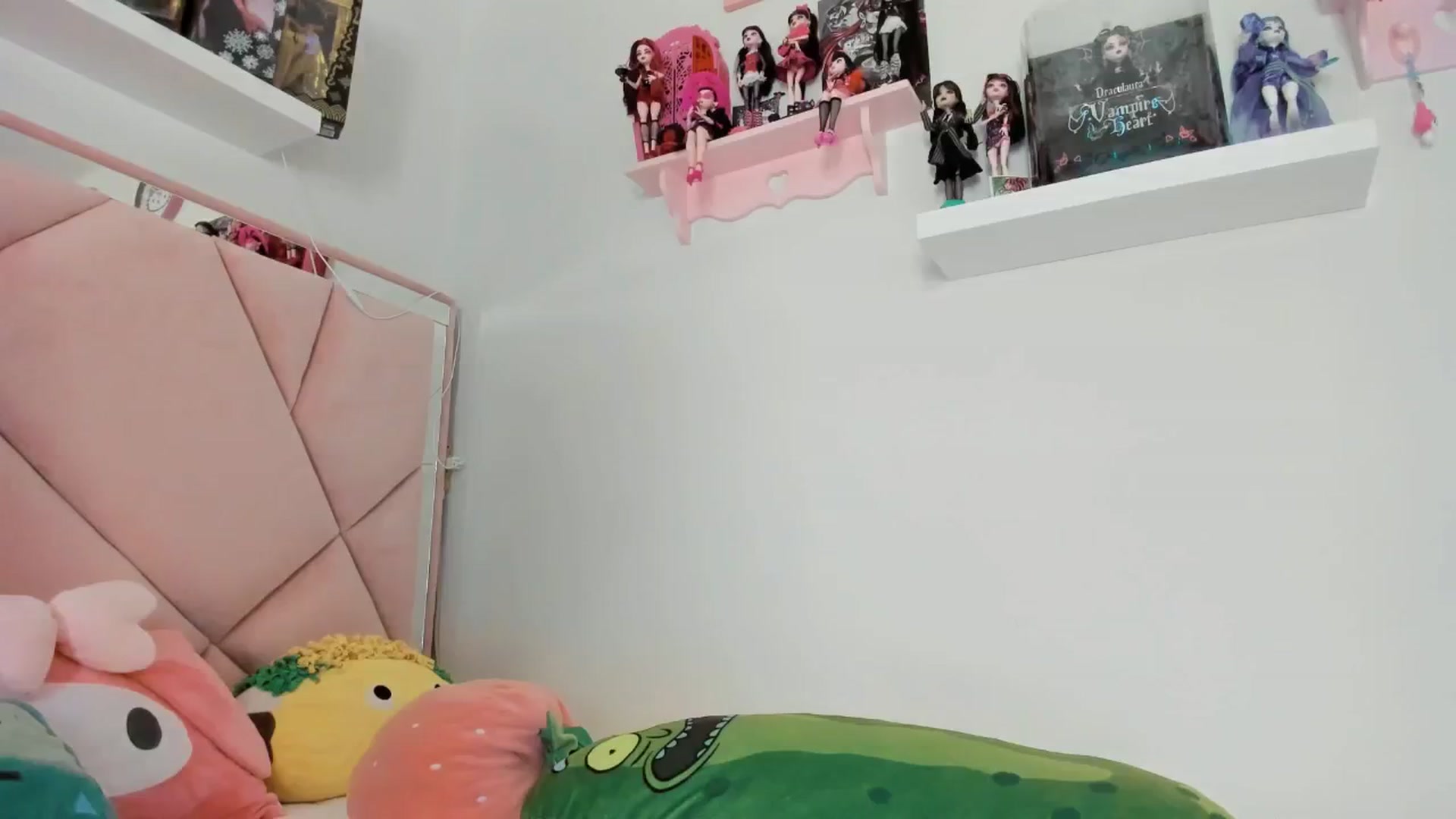 Gallery image thumbnail from Cherrycute666's myfreecams stream on, 11/29/2024, 05:12 image 1 of 20