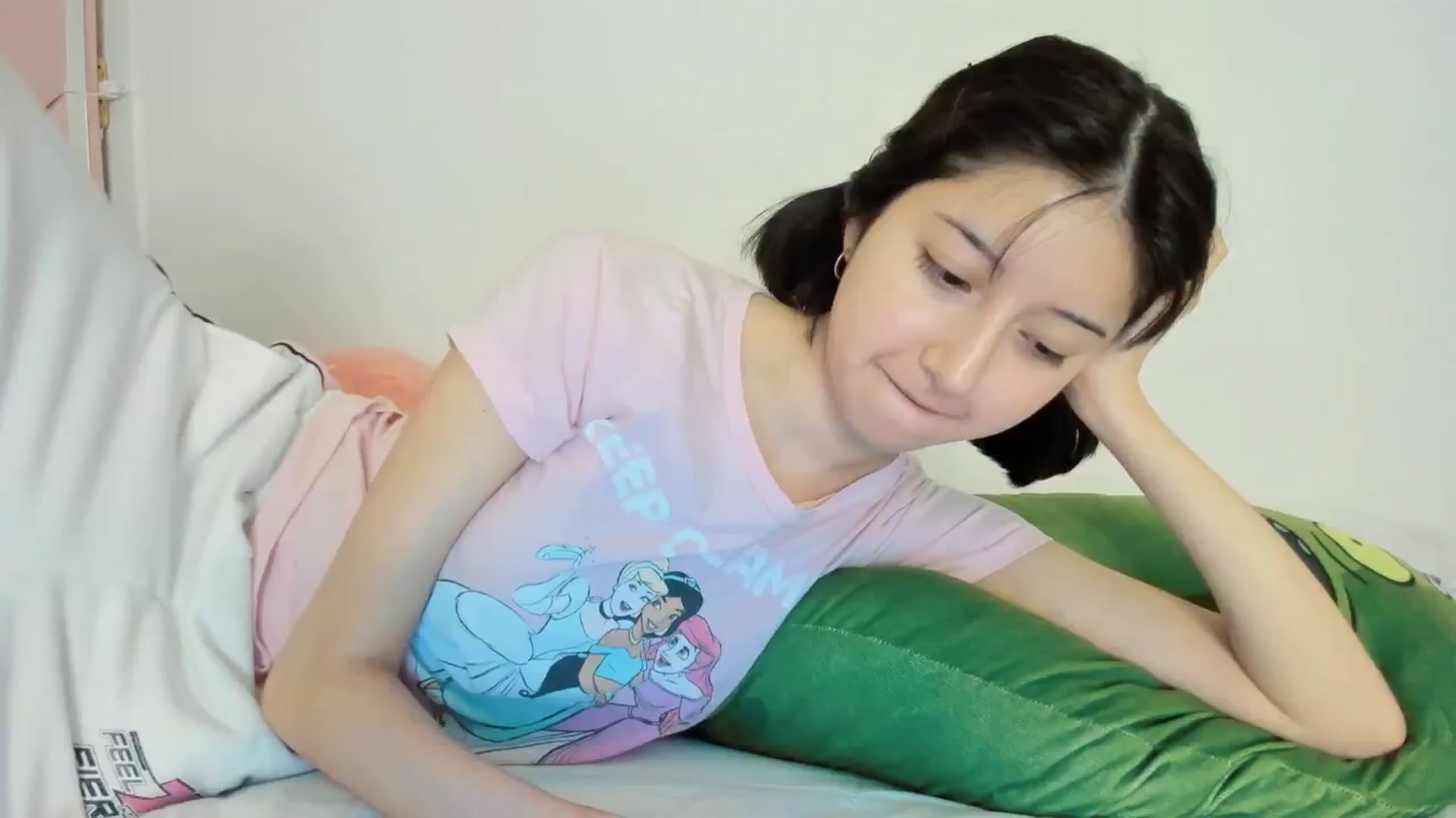 Gallery image thumbnail from Cherrycute666's myfreecams stream on, 11/29/2024, 09:14 image 10 of 20