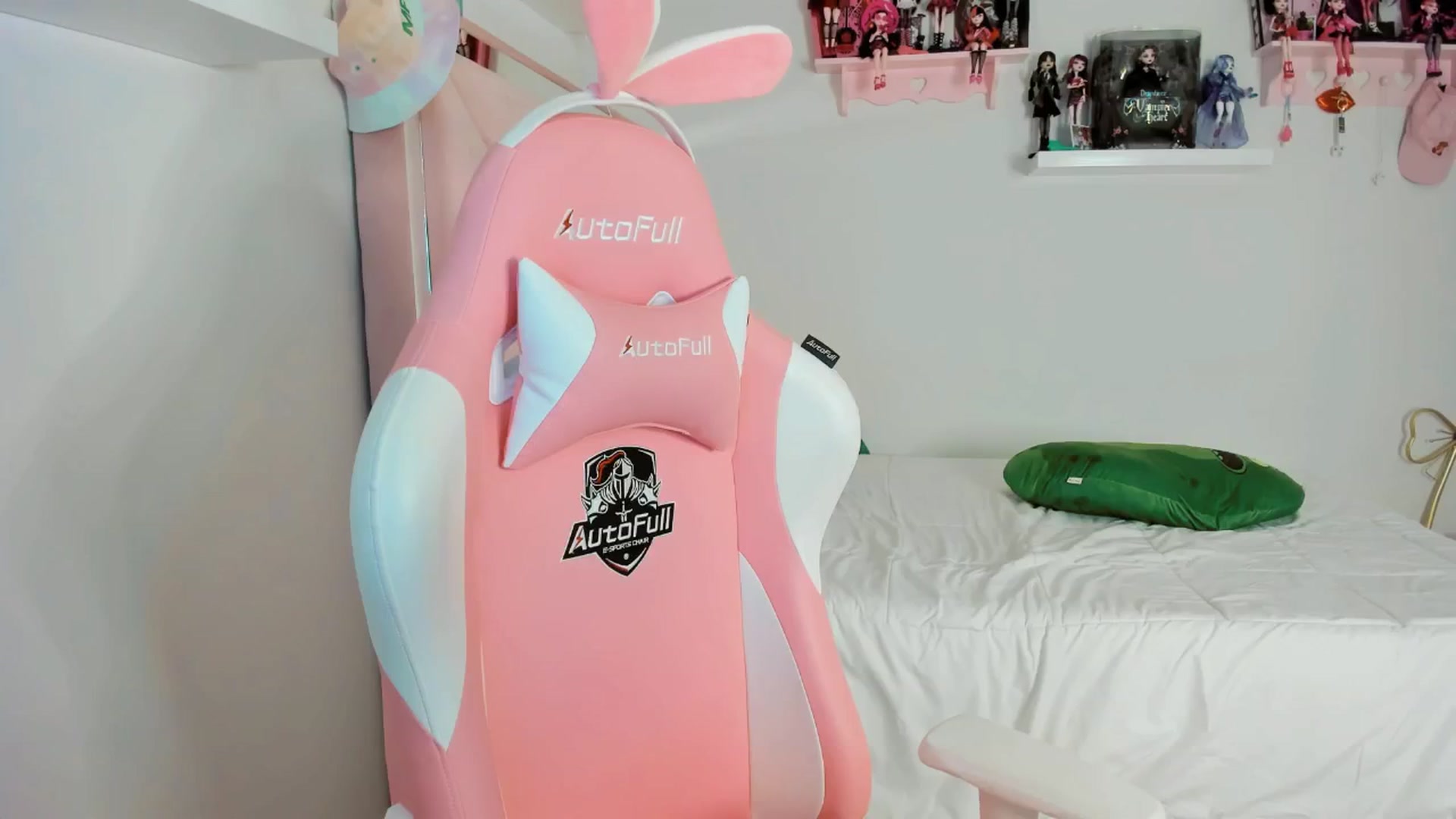 Gallery image thumbnail from Cherrycute666's myfreecams stream on, 11/29/2024, 09:14 image 20 of 20