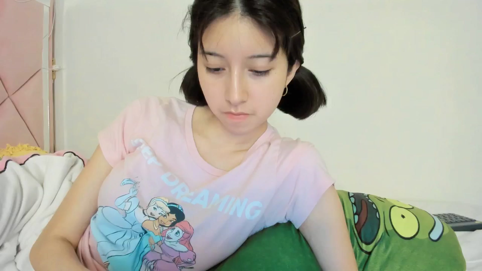 Gallery image thumbnail from Cherrycute666's myfreecams stream on, 11/29/2024, 09:14 image 8 of 20