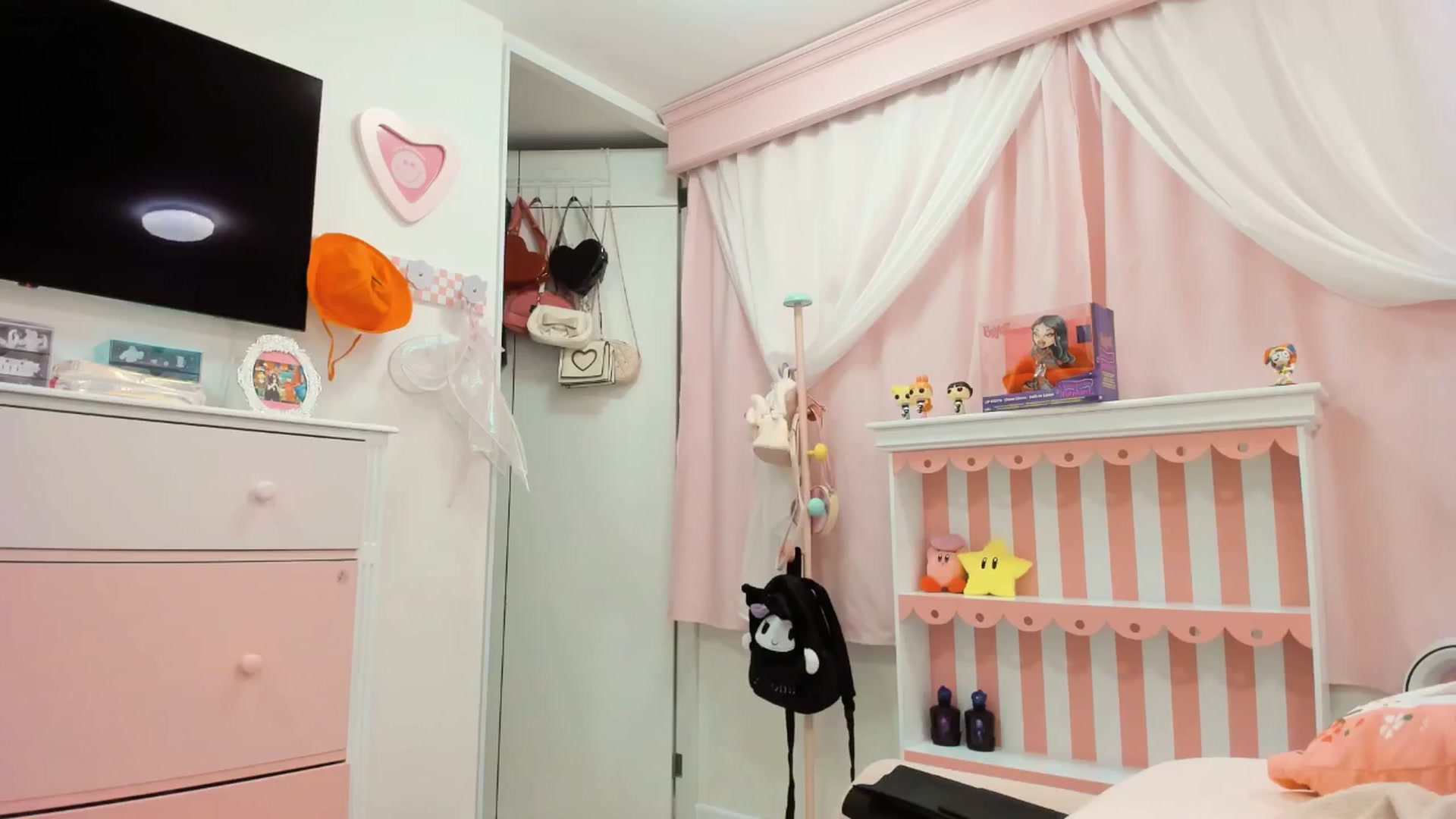 Gallery image thumbnail from Cherrycute666's myfreecams stream on, 11/29/2024, 09:14 image 13 of 20