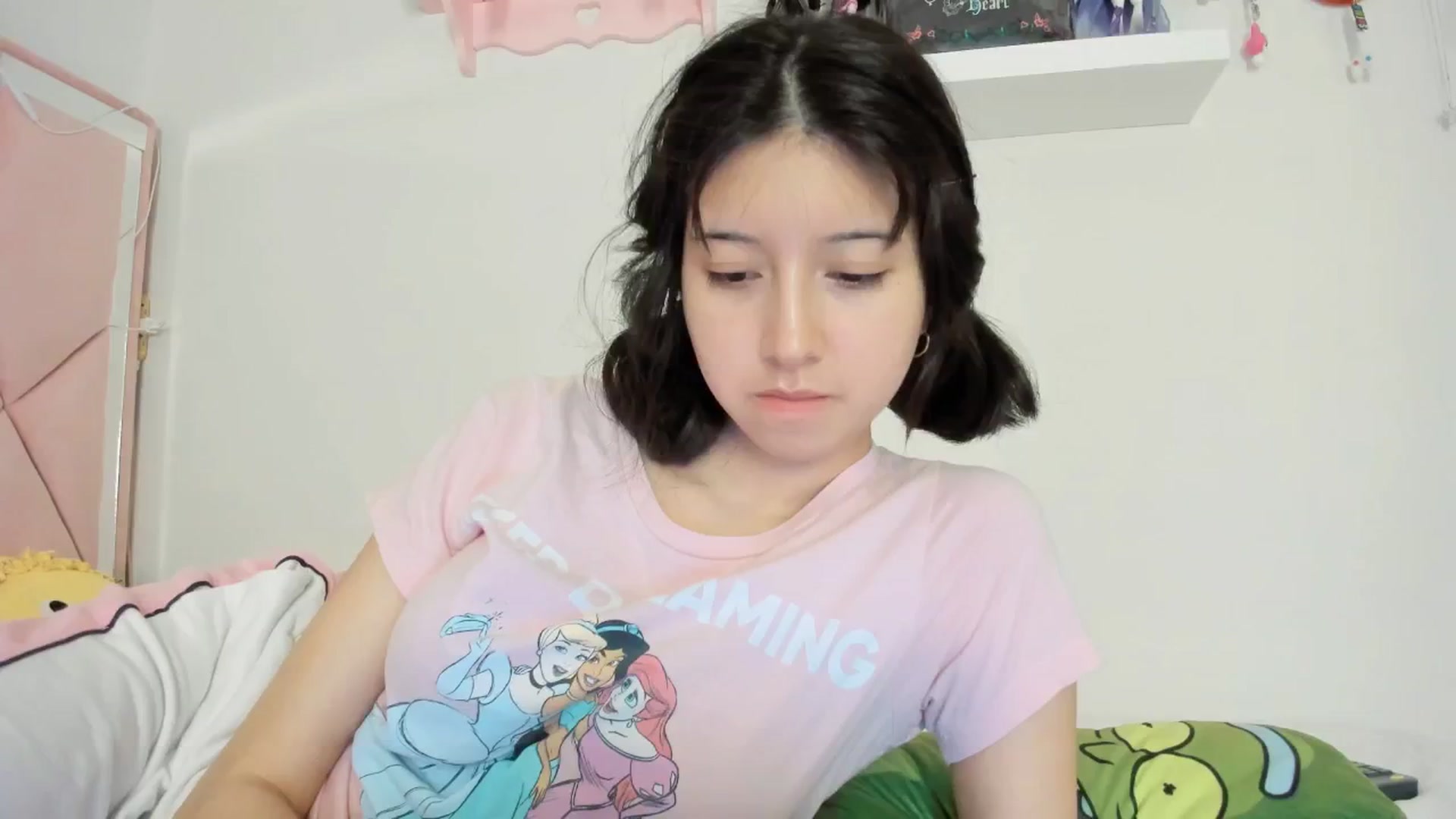 Gallery image thumbnail from Cherrycute666's myfreecams stream on, 11/29/2024, 09:14 image 7 of 20