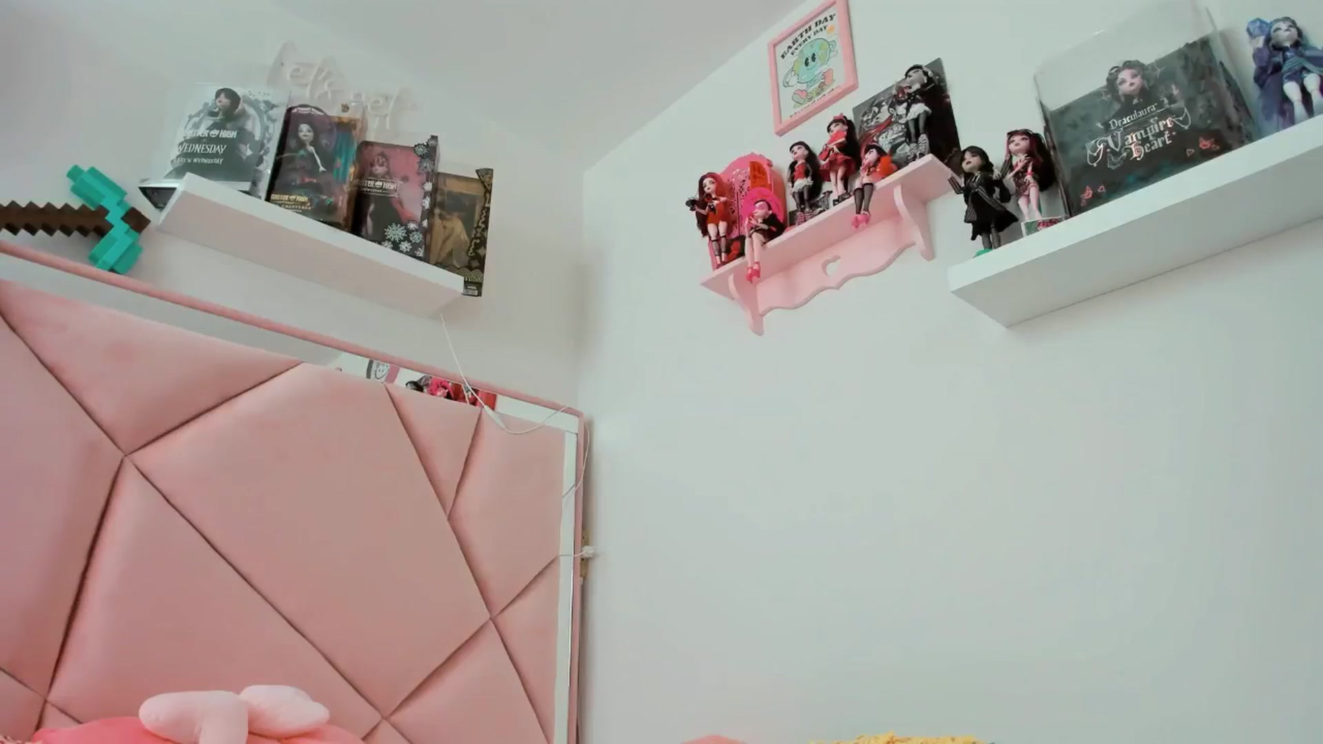 Gallery image thumbnail from Cherrycute666's myfreecams stream on, 11/29/2024, 20:05 image 9 of 20