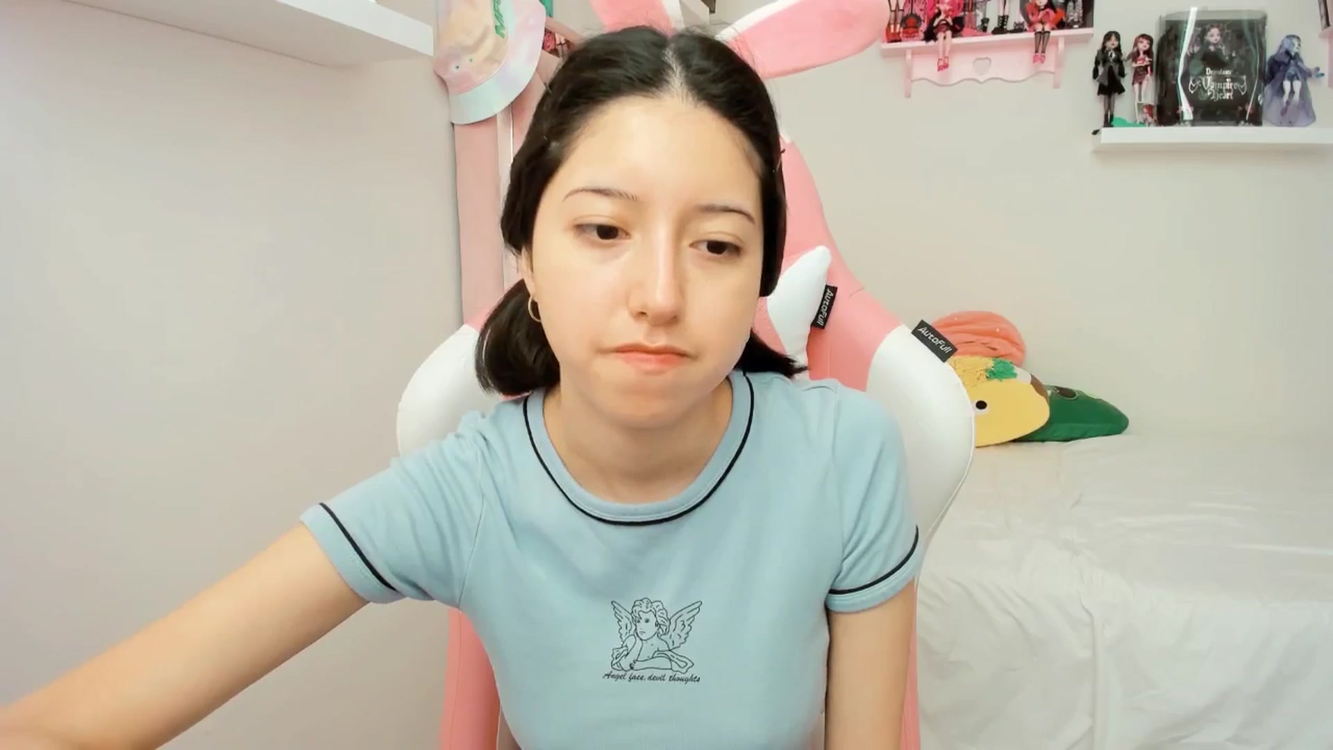Gallery image thumbnail from Cherrycute666's myfreecams stream on, 11/29/2024, 20:42 image 17 of 20