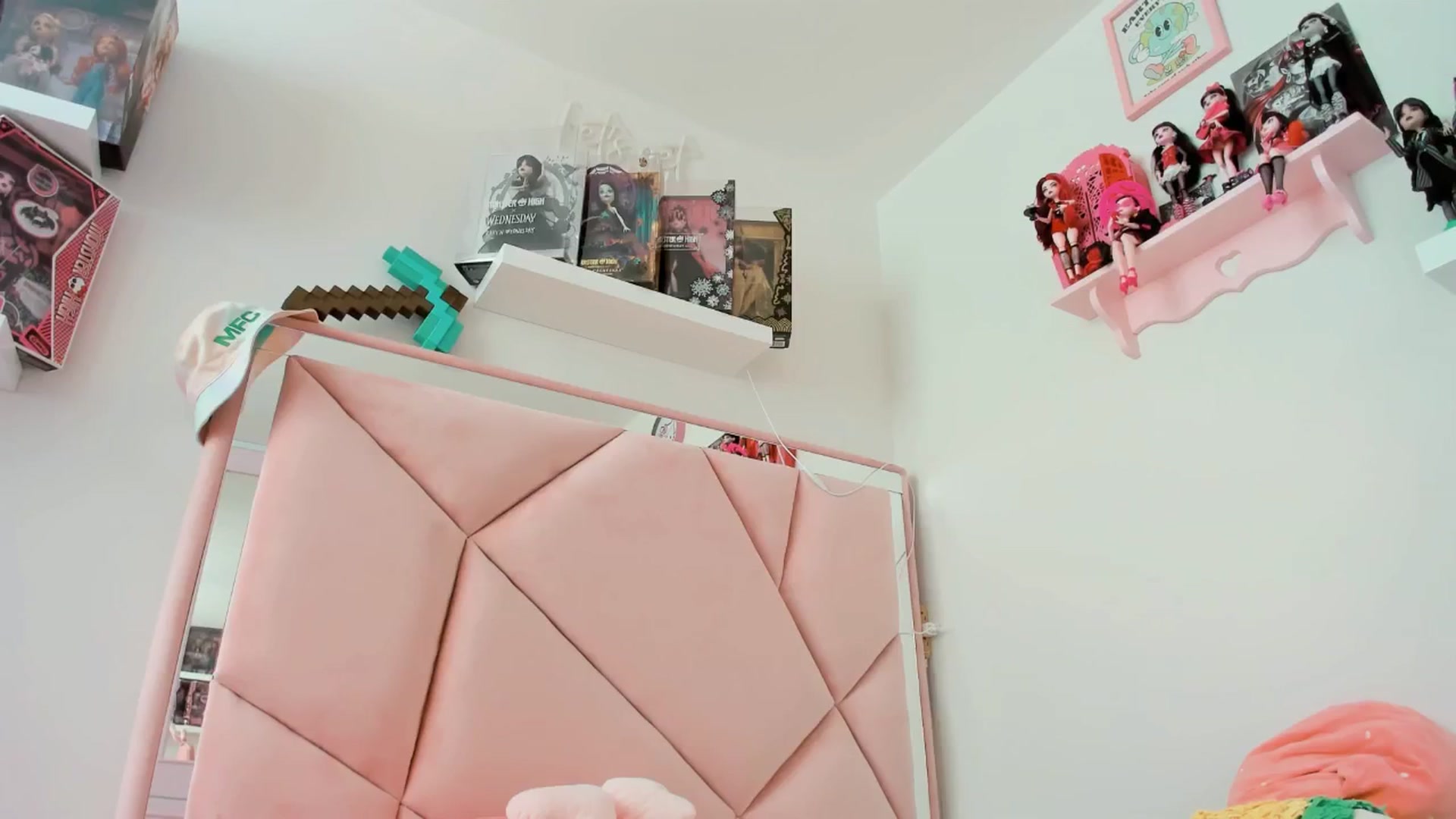 Gallery image thumbnail from Cherrycute666's myfreecams stream on, 11/29/2024, 20:42 image 11 of 20