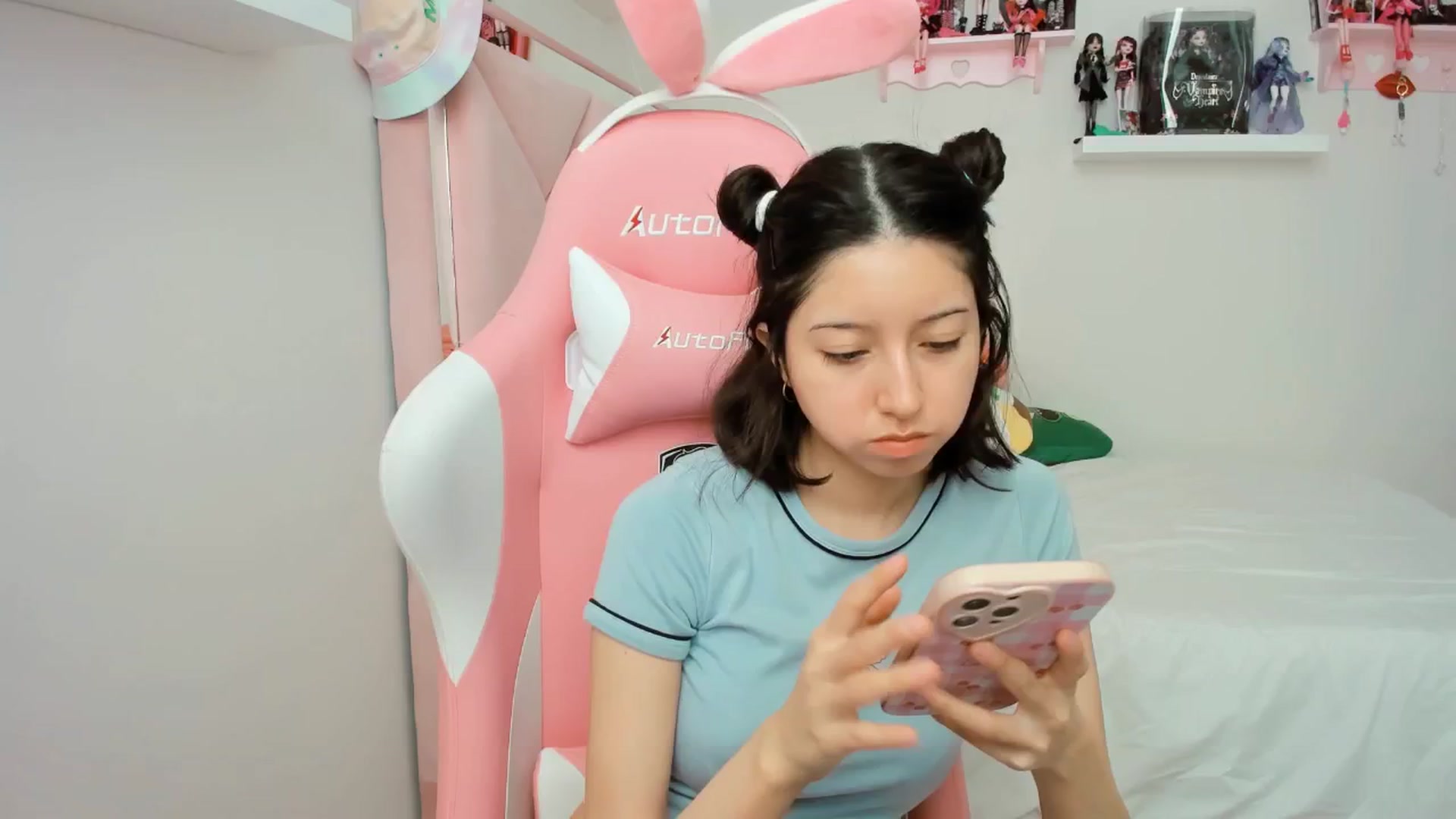 Gallery image thumbnail from Cherrycute666's myfreecams stream on, 11/29/2024, 21:18 image 16 of 20