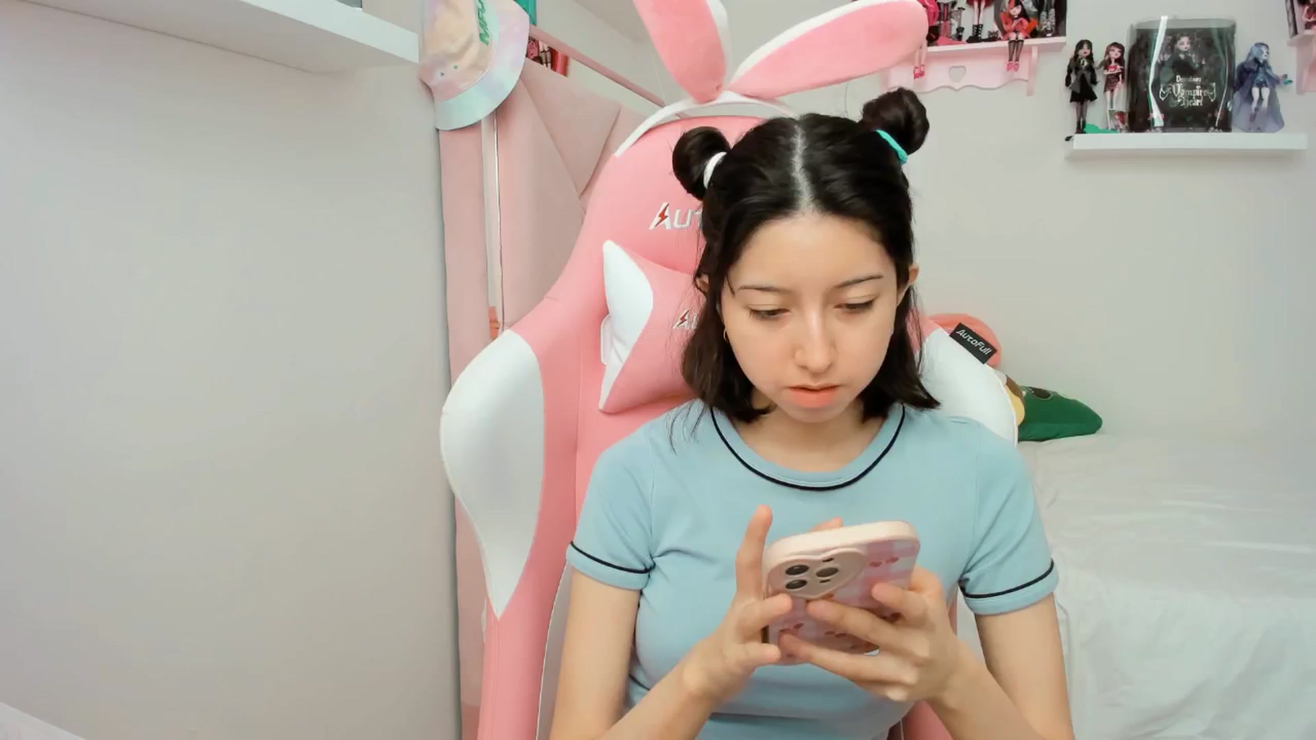 Gallery image thumbnail from Cherrycute666's myfreecams stream on, 11/29/2024, 21:18 image 9 of 20