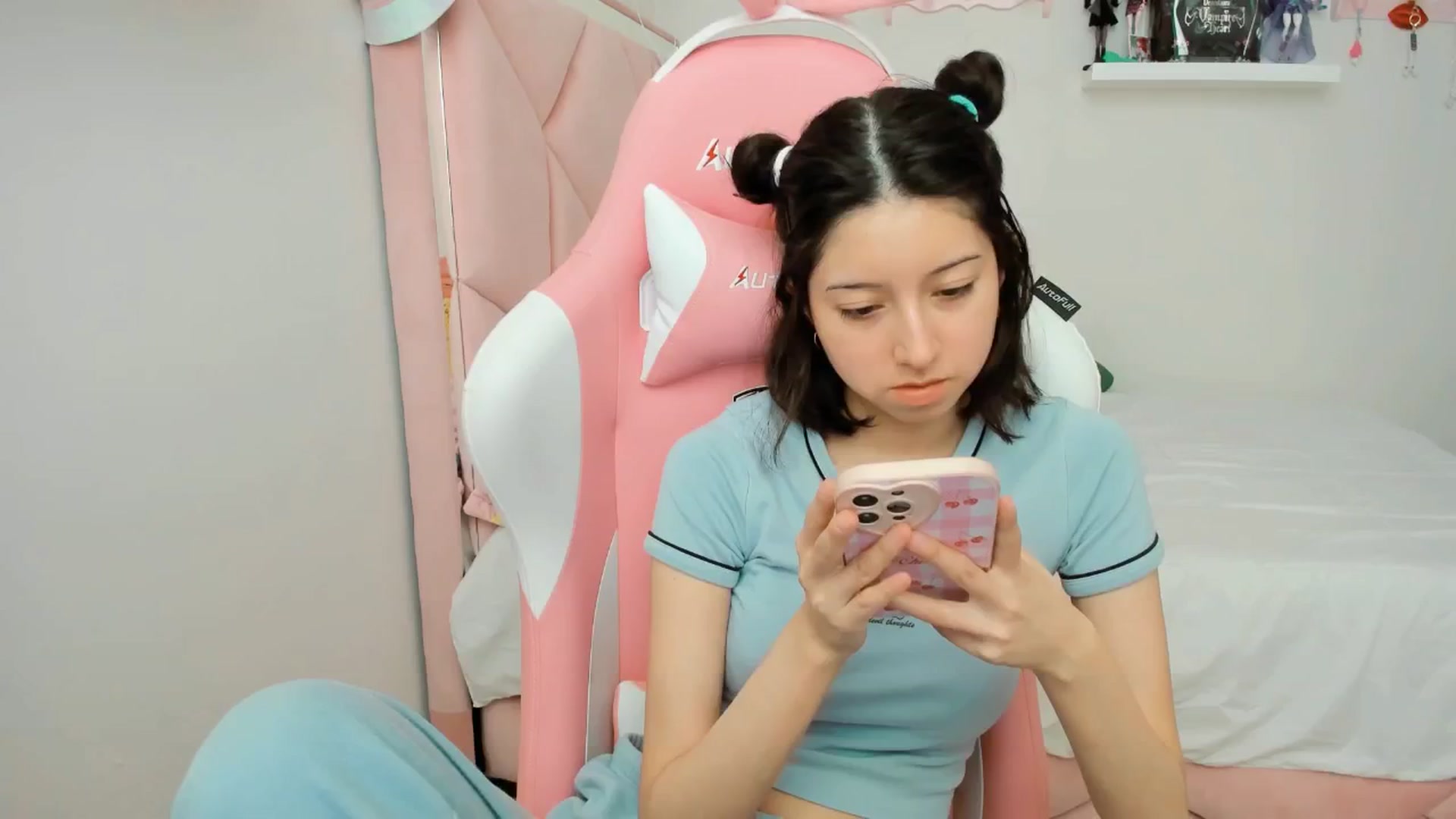 Gallery image thumbnail from Cherrycute666's myfreecams stream on, 11/29/2024, 22:52 image 4 of 20