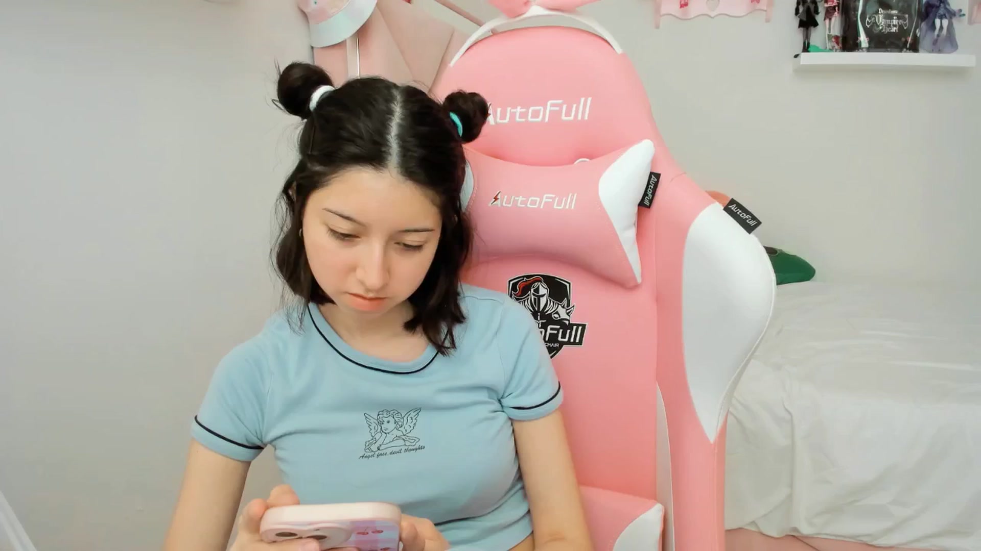 Gallery image thumbnail from Cherrycute666's myfreecams stream on, 11/29/2024, 22:52 image 11 of 20
