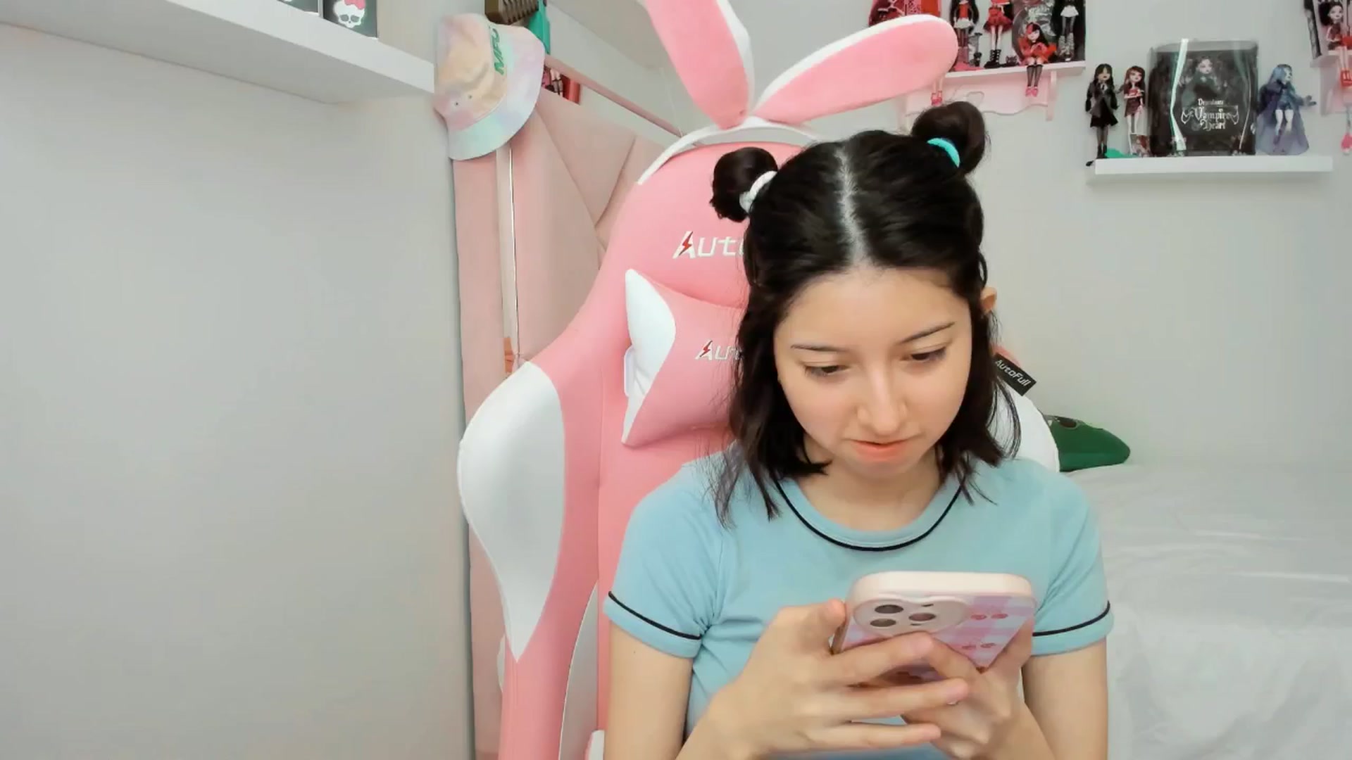 Gallery image thumbnail from Cherrycute666's myfreecams stream on, 11/29/2024, 22:52 image 20 of 20