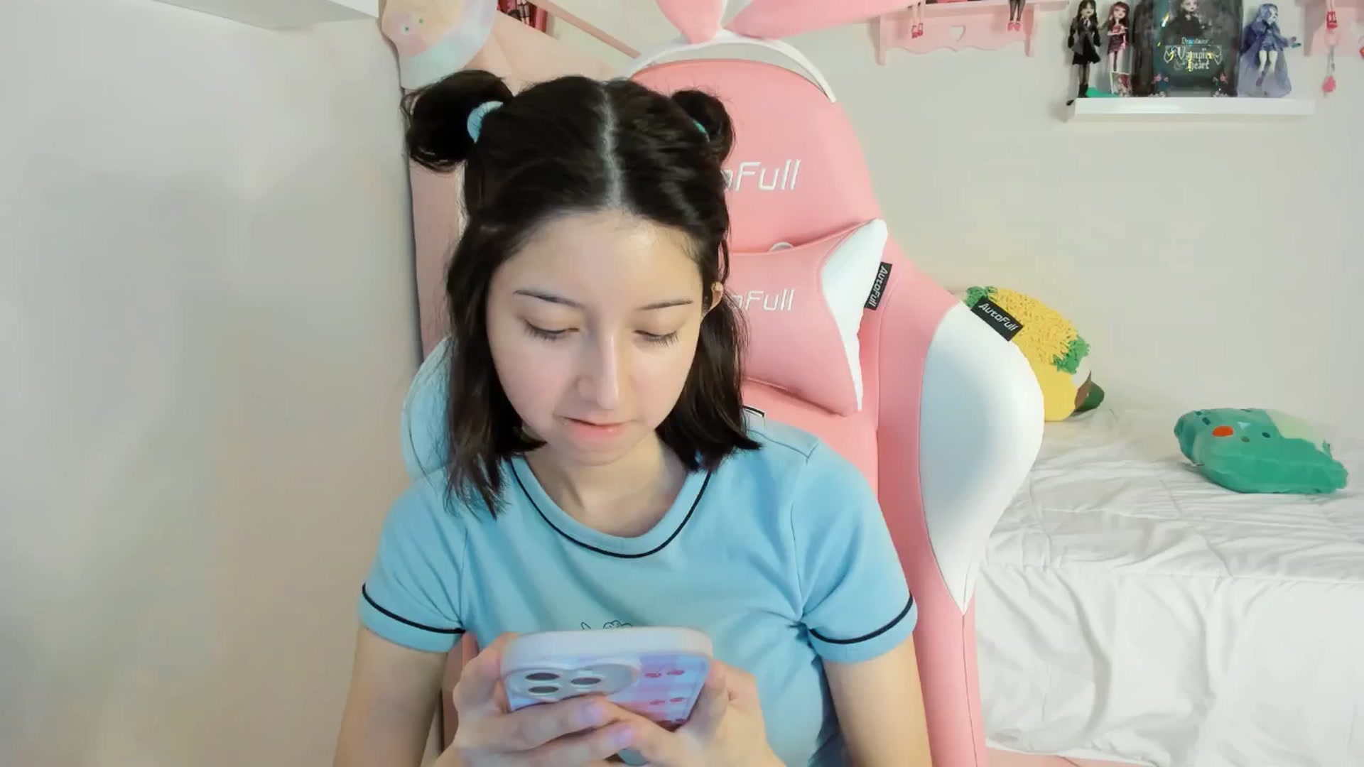 Gallery image thumbnail from Cherrycute666's myfreecams stream on, 11/29/2024, 23:52 image 12 of 20