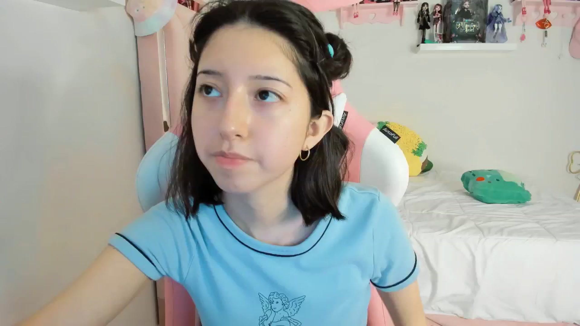 Gallery image thumbnail from Cherrycute666's myfreecams stream on, 11/29/2024, 23:52 image 16 of 20