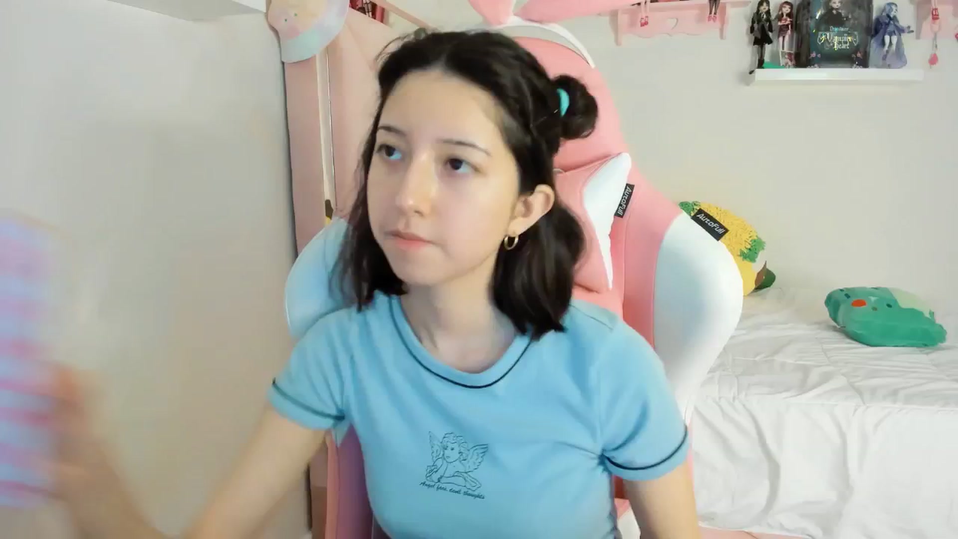 Gallery image thumbnail from Cherrycute666's myfreecams stream on, 11/29/2024, 23:52 image 13 of 20