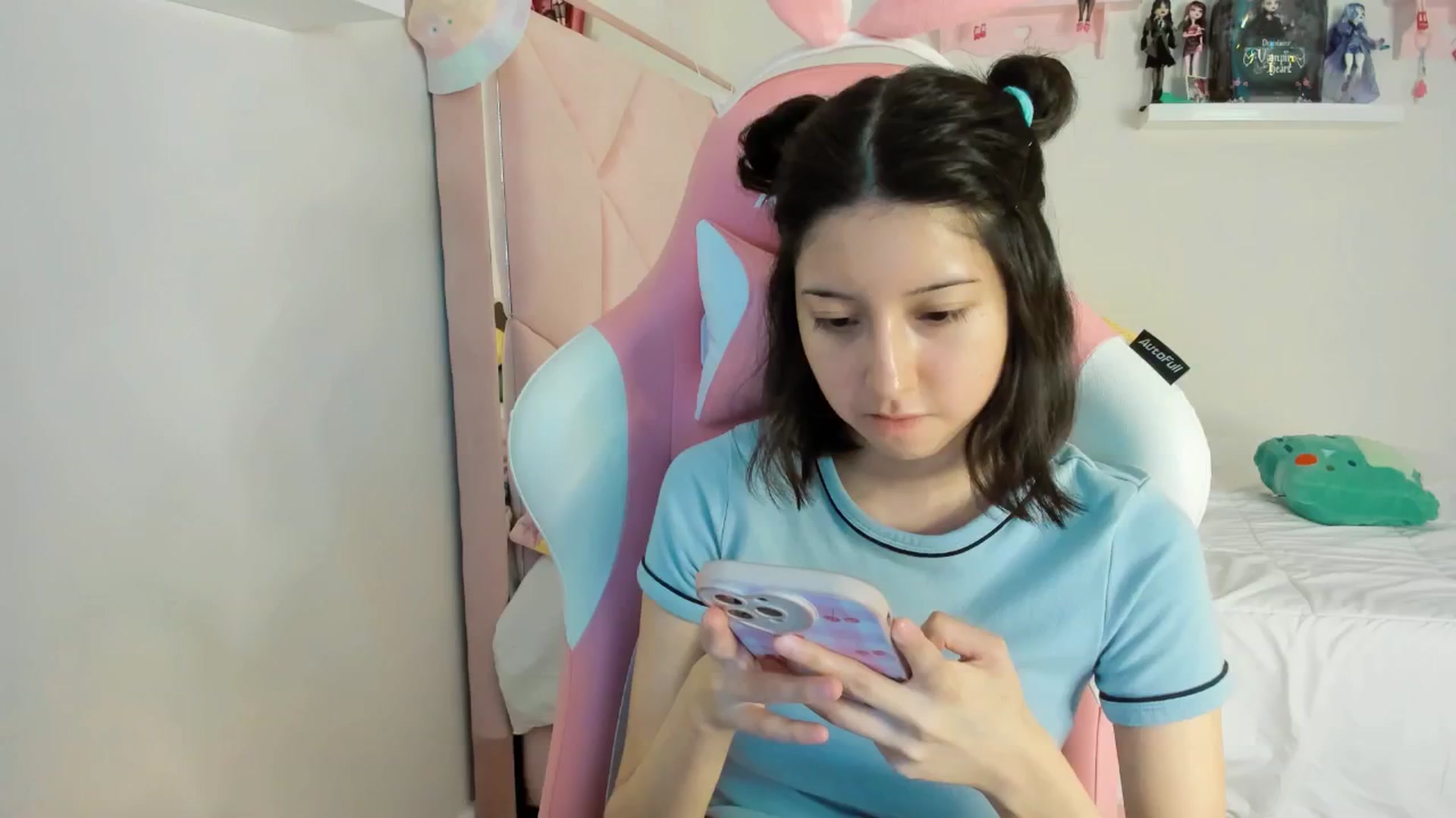 Gallery image thumbnail from Cherrycute666's myfreecams stream on, 11/29/2024, 23:52 image 6 of 20