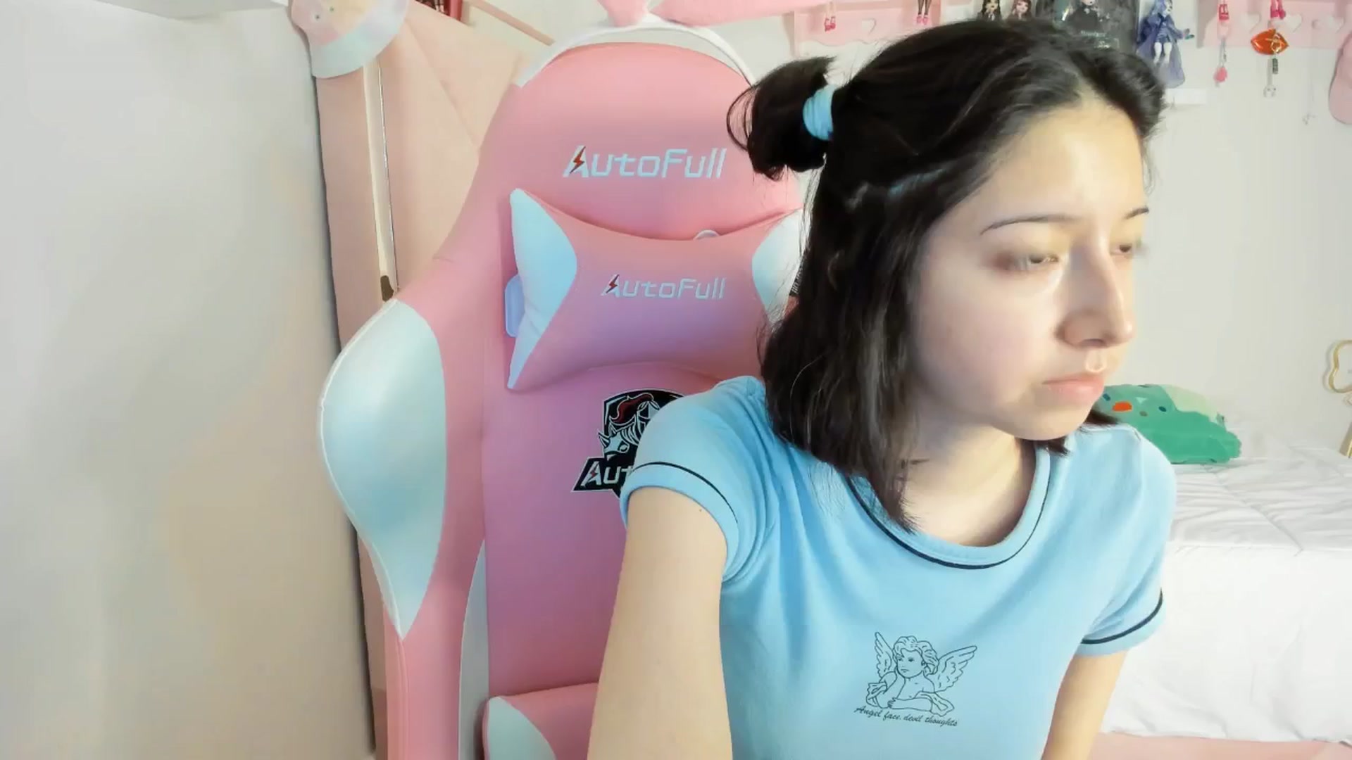 Gallery image thumbnail from Cherrycute666's myfreecams stream on, 11/29/2024, 23:52 image 18 of 20