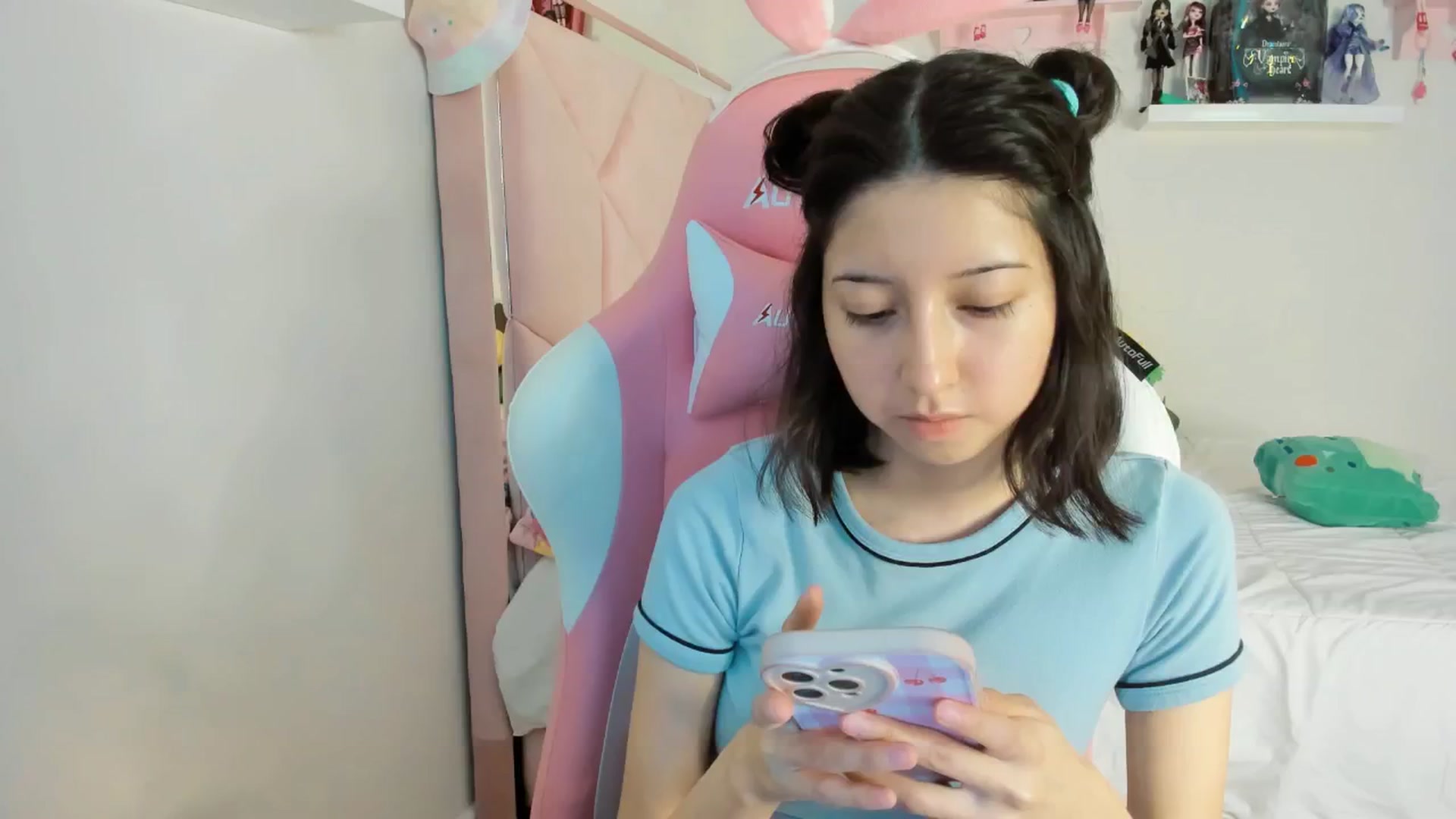 Gallery image thumbnail from Cherrycute666's myfreecams stream on, 11/29/2024, 23:52 image 1 of 20