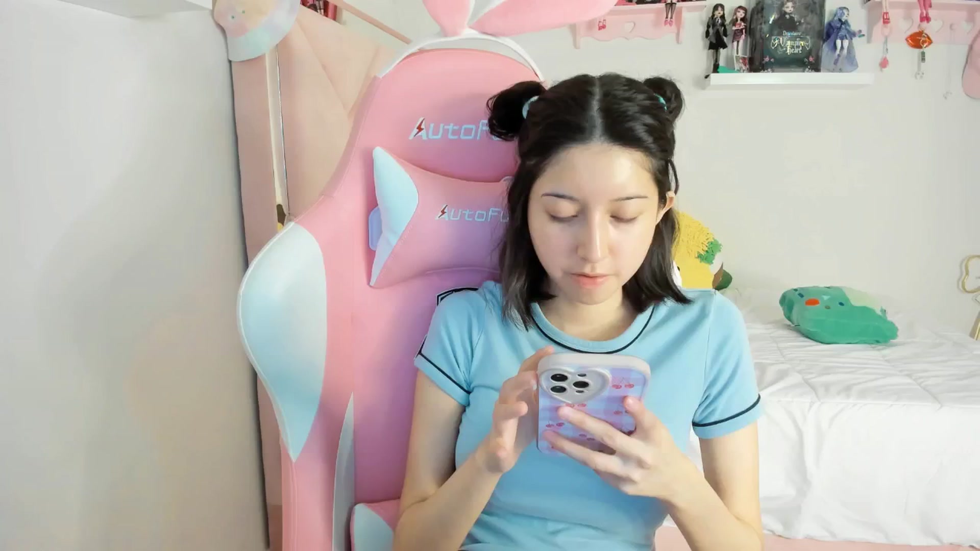 Gallery image thumbnail from Cherrycute666's myfreecams stream on, 11/29/2024, 23:52 image 20 of 20