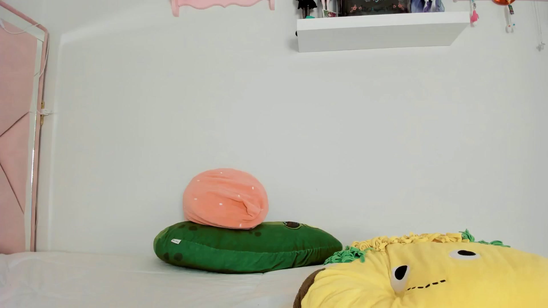 Gallery image thumbnail from Cherrycute666's myfreecams stream on, 11/30/2024, 03:16 image 16 of 20