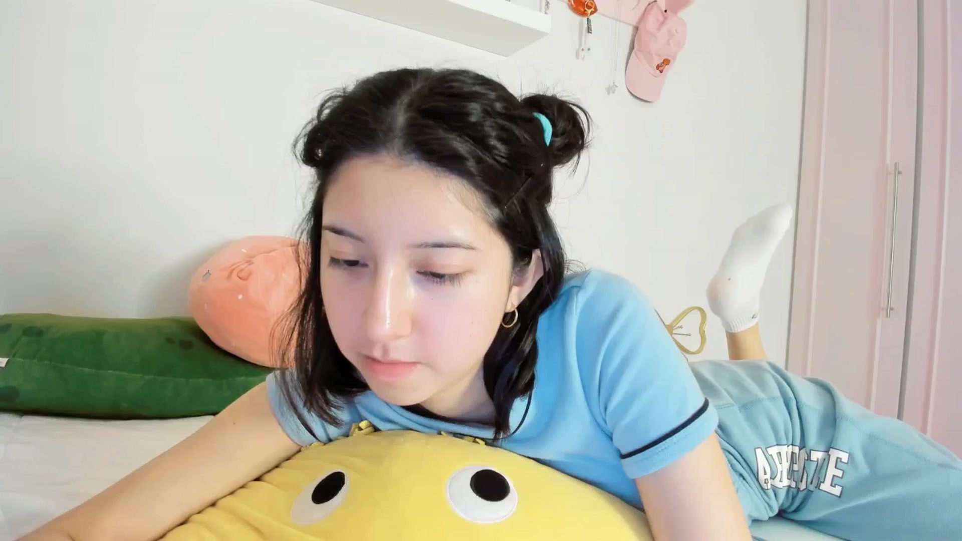 Gallery image thumbnail from Cherrycute666's myfreecams stream on, 11/30/2024, 04:52 image 20 of 20