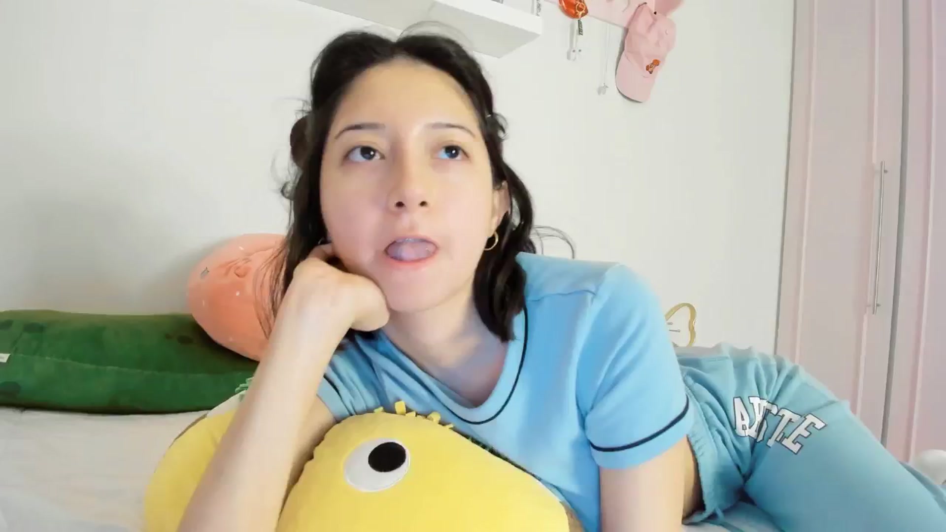 Gallery image thumbnail from Cherrycute666's myfreecams stream on, 11/30/2024, 04:52 image 15 of 20