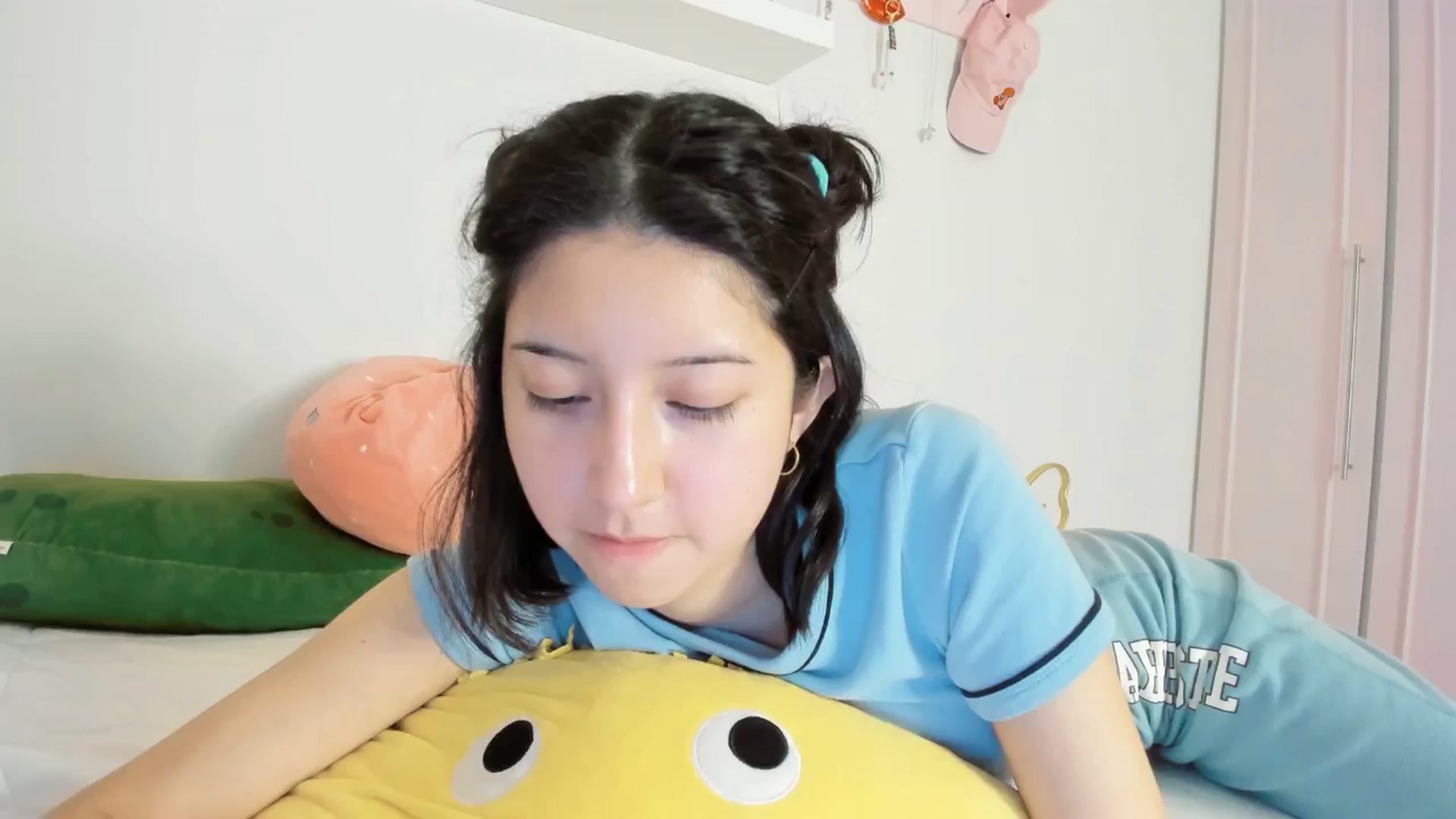 Gallery image thumbnail from Cherrycute666's myfreecams stream on, 11/30/2024, 04:52 image 19 of 20