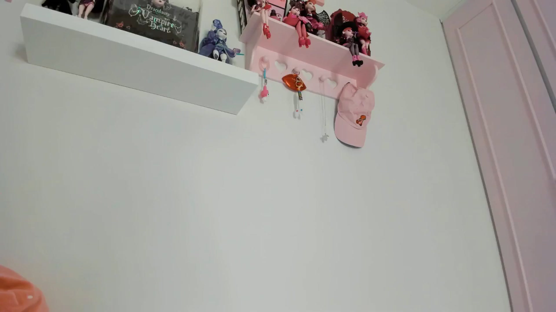 Gallery image thumbnail from Cherrycute666's myfreecams stream on, 11/30/2024, 05:43 image 17 of 20