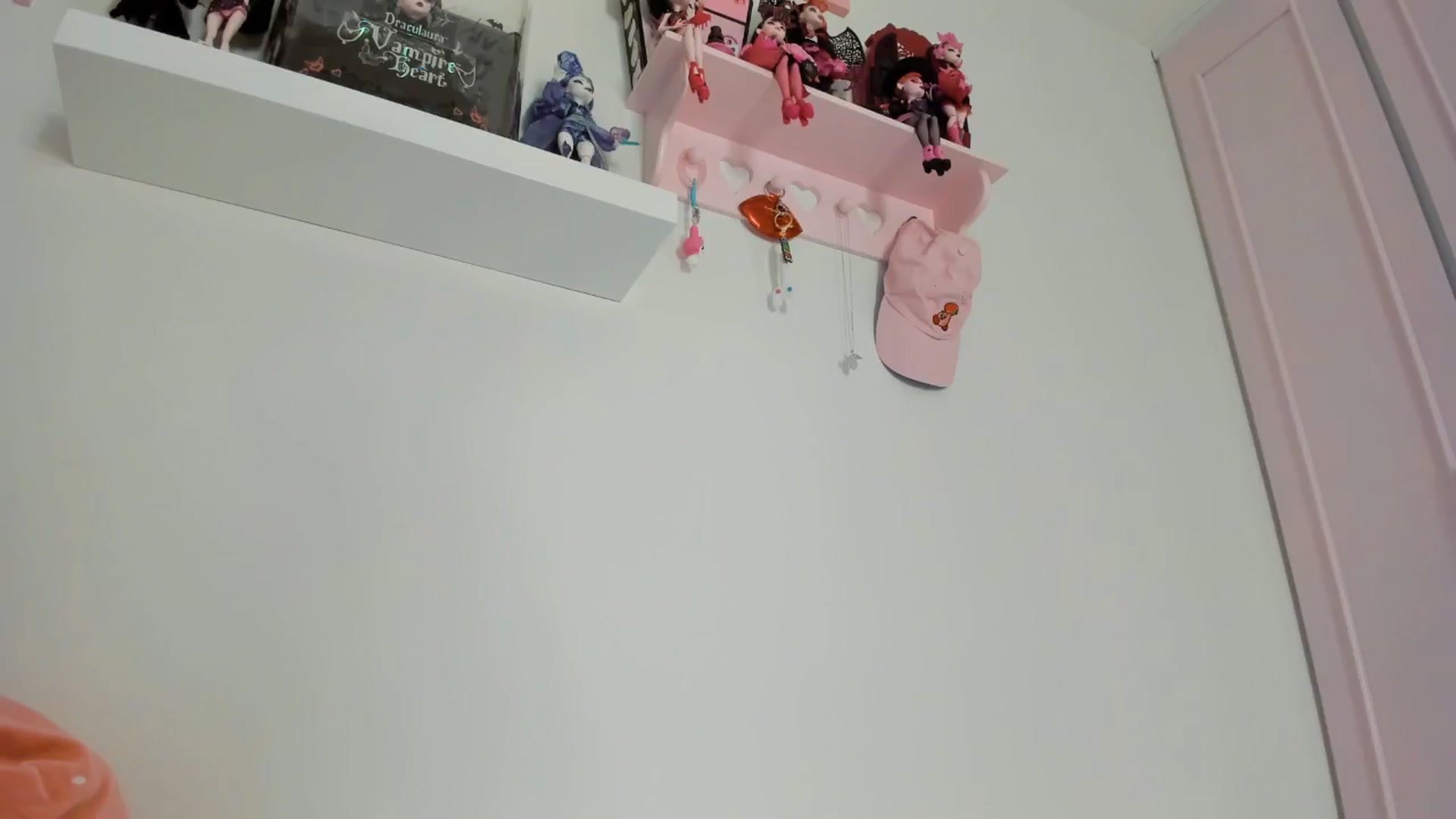 Gallery image thumbnail from Cherrycute666's myfreecams stream on, 11/30/2024, 05:43 image 18 of 20