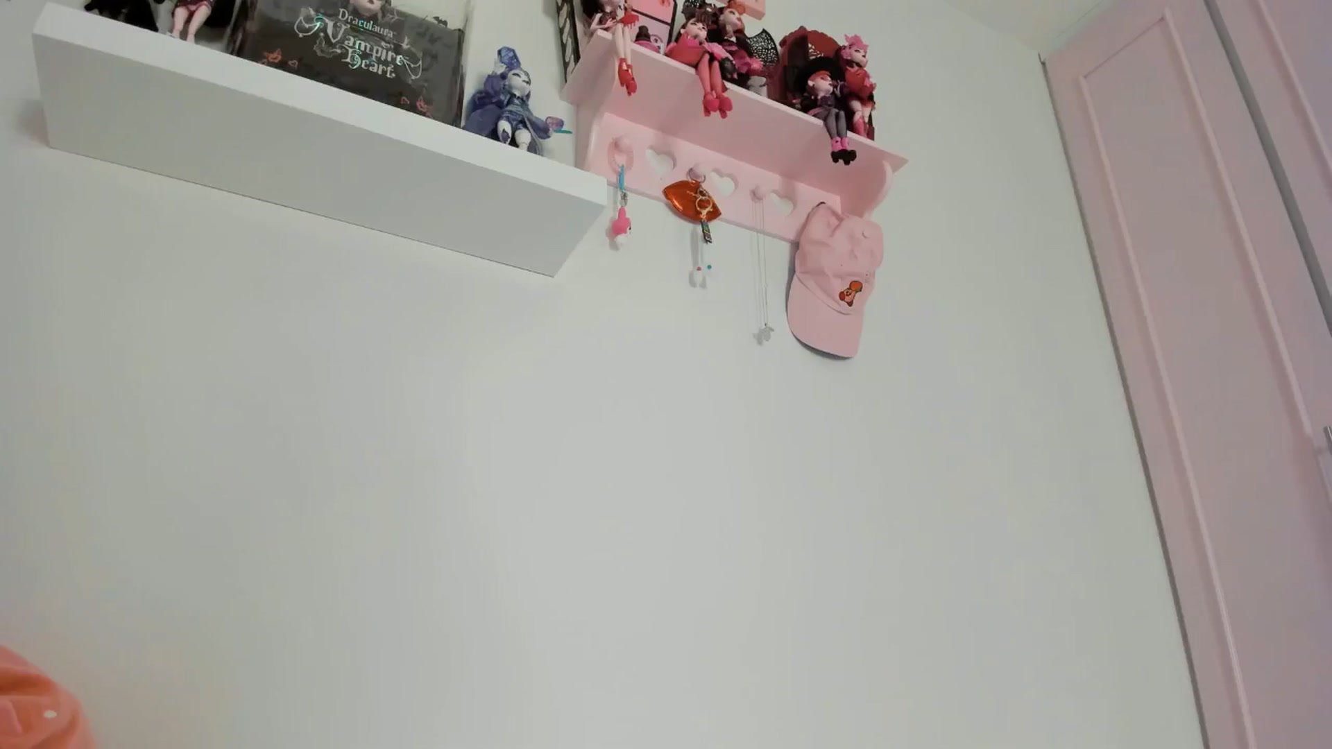 Gallery image thumbnail from Cherrycute666's myfreecams stream on, 11/30/2024, 05:43 image 19 of 20