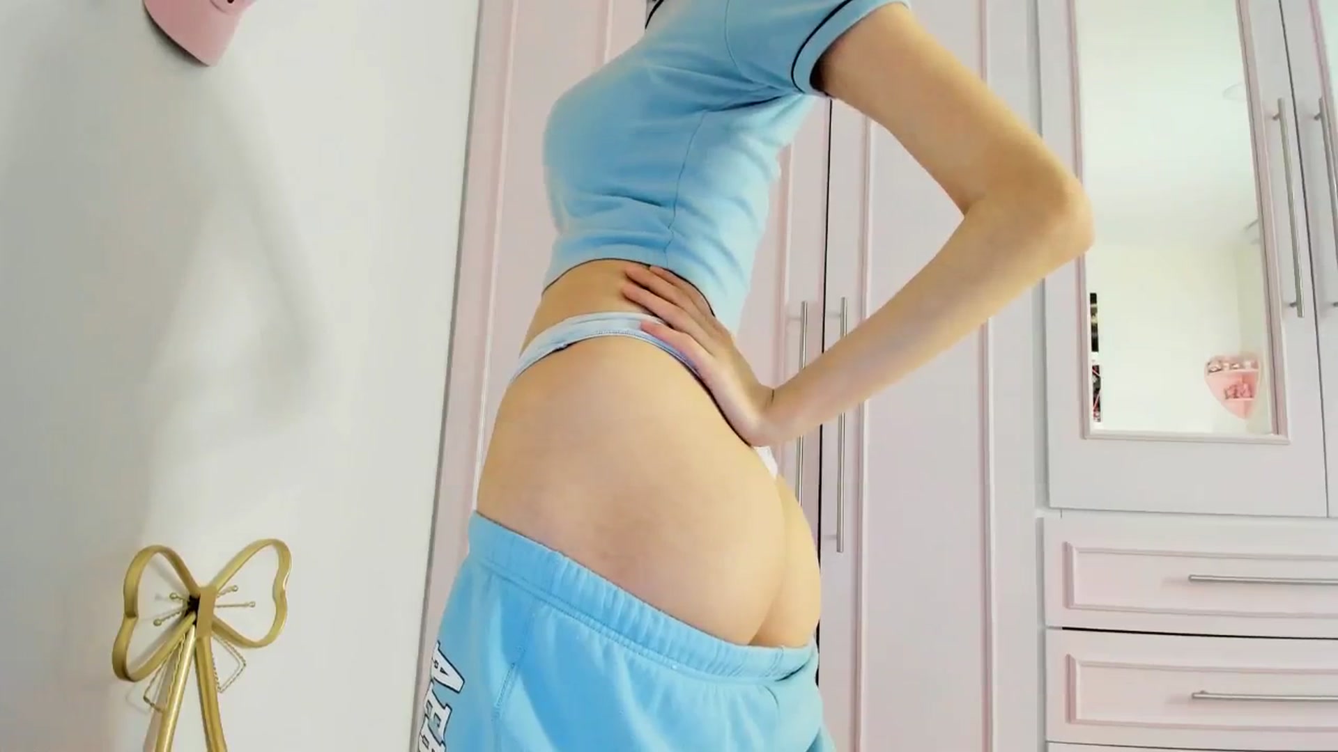 Gallery image thumbnail from Cherrycute666's myfreecams stream on, 11/30/2024, 05:43 image 10 of 20