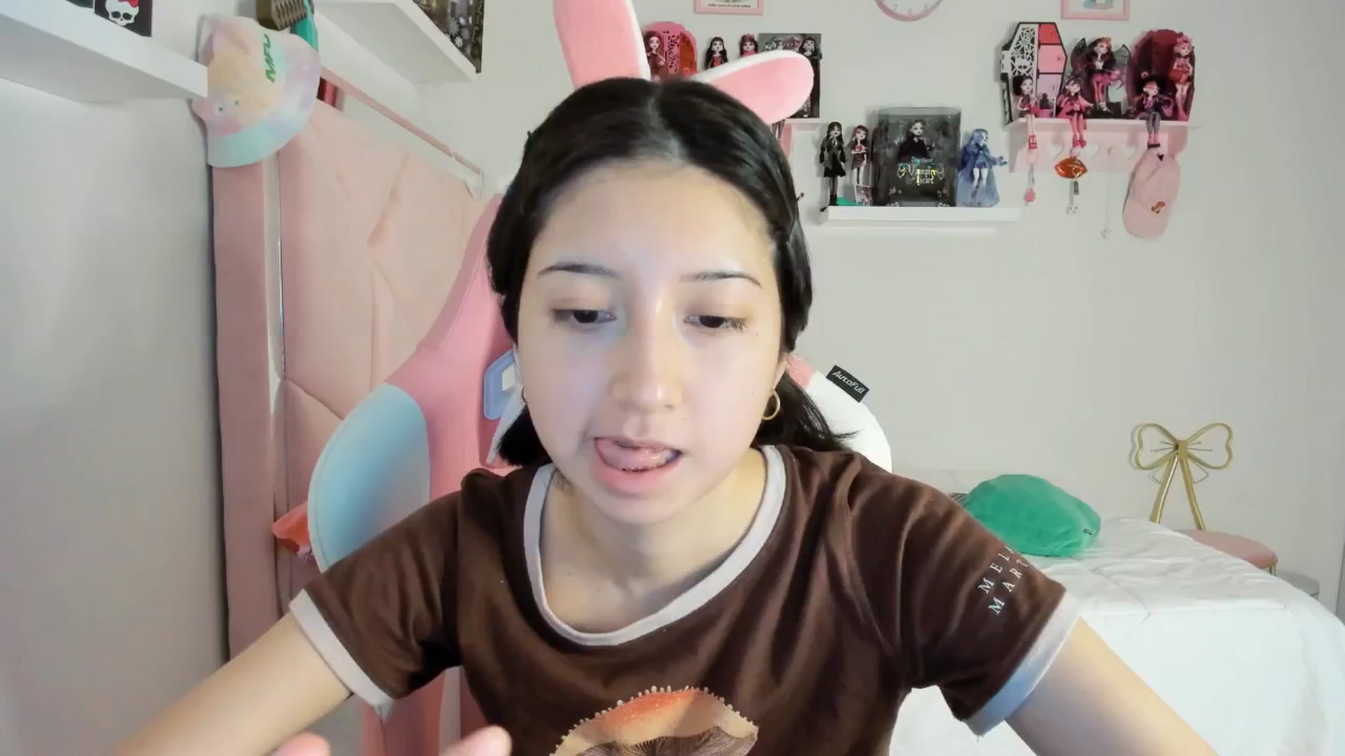 Gallery image thumbnail from Cherrycute666's myfreecams stream on, 12/02/2024, 24:28 image 6 of 20