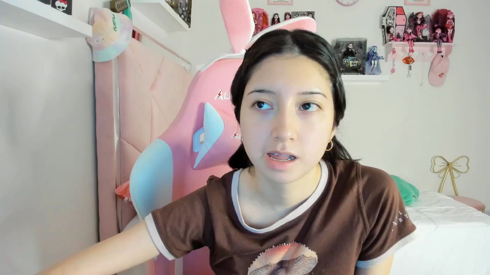 Gallery image thumbnail from Cherrycute666's myfreecams stream on, 12/02/2024, 24:28 image 8 of 20
