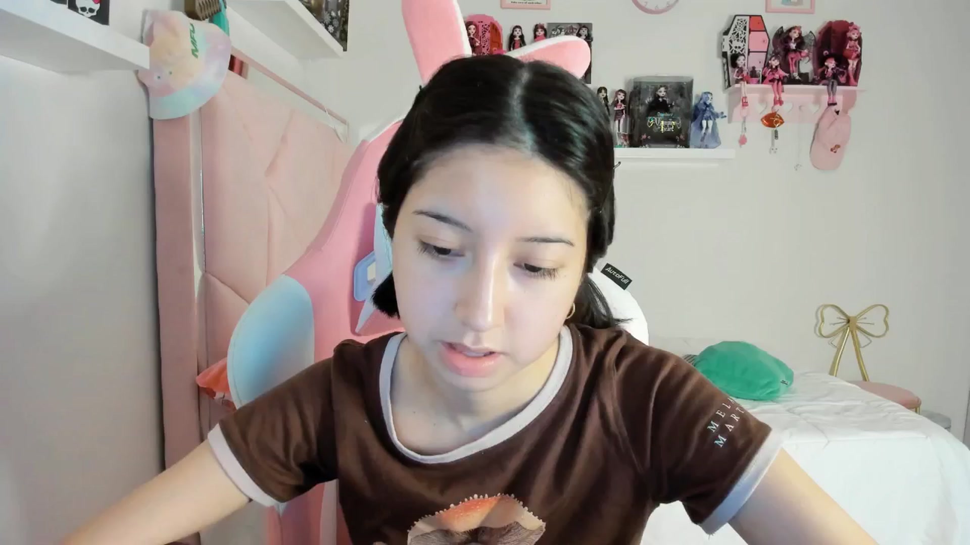 Gallery image thumbnail from Cherrycute666's myfreecams stream on, 12/02/2024, 24:28 image 7 of 20