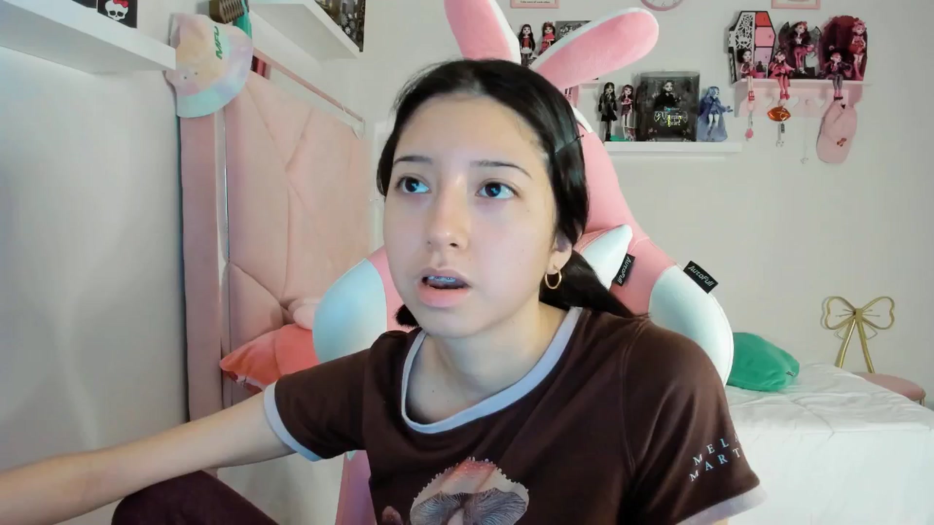 Gallery image thumbnail from Cherrycute666's myfreecams stream on, 12/02/2024, 24:28 image 10 of 20